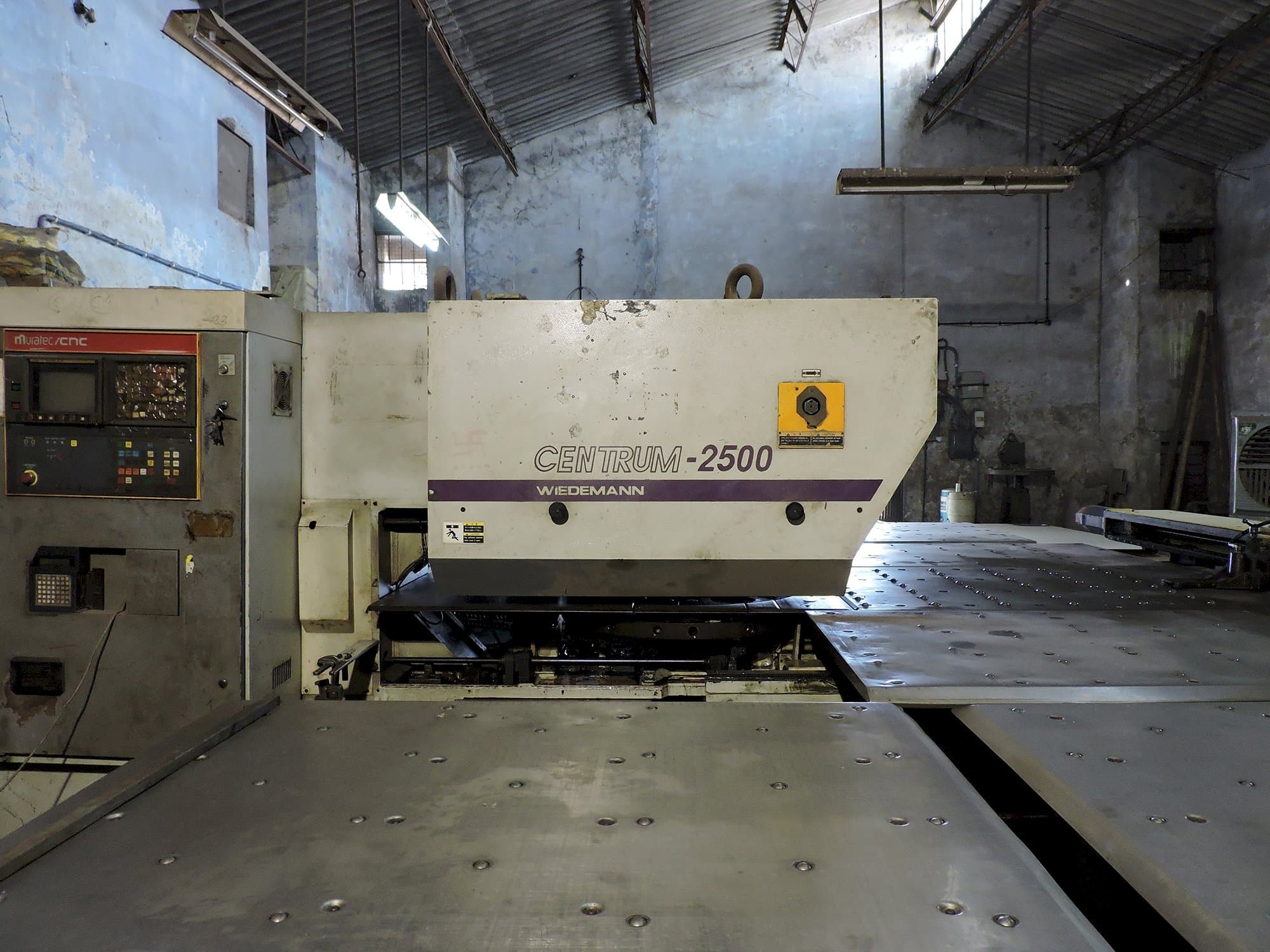 Koneen Murata Wiedemann vasemman sivun näkymä C-2500
