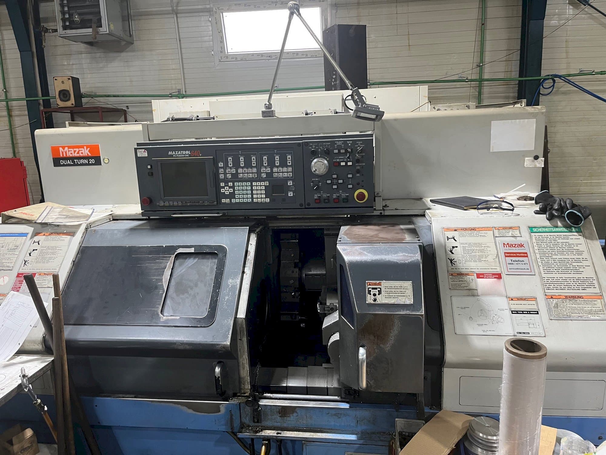 Koneen Mazak Dual Turn 20 etunäkymä