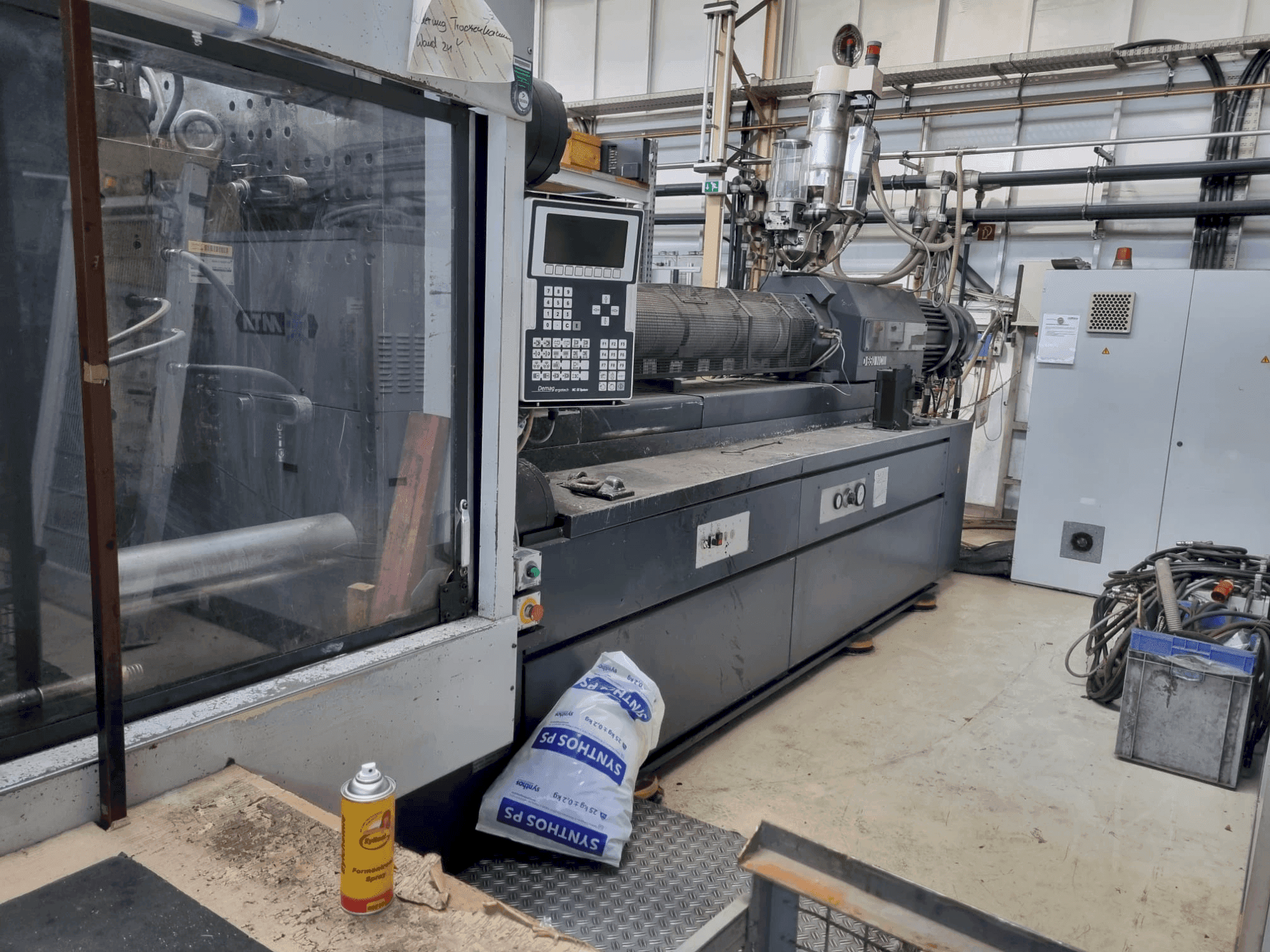 Koneen  DEMAG Ergotech 10000-8000 etunäkymä