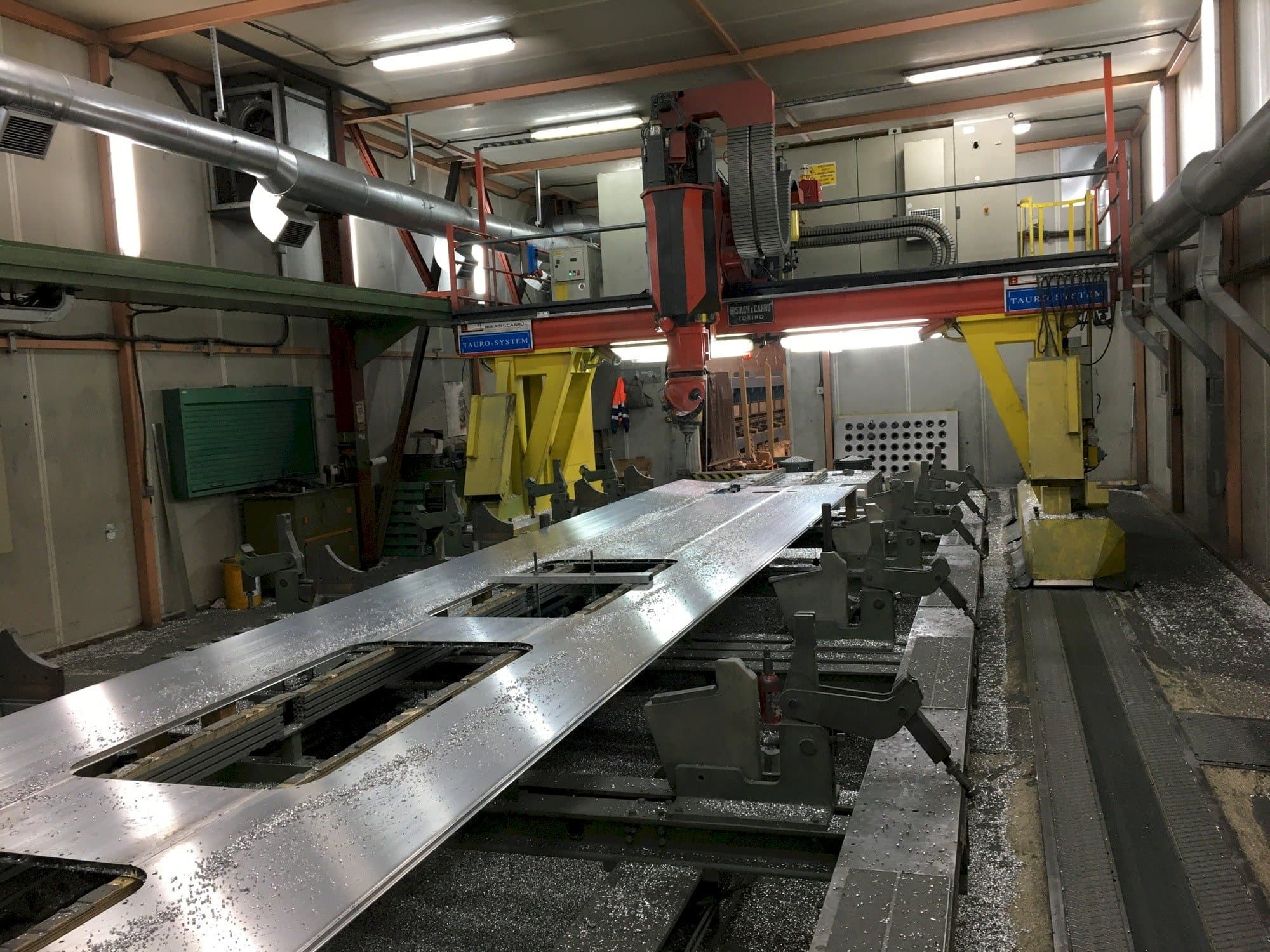 Koneen Bisiach & Carru TJKP8/11/F etunäkymä