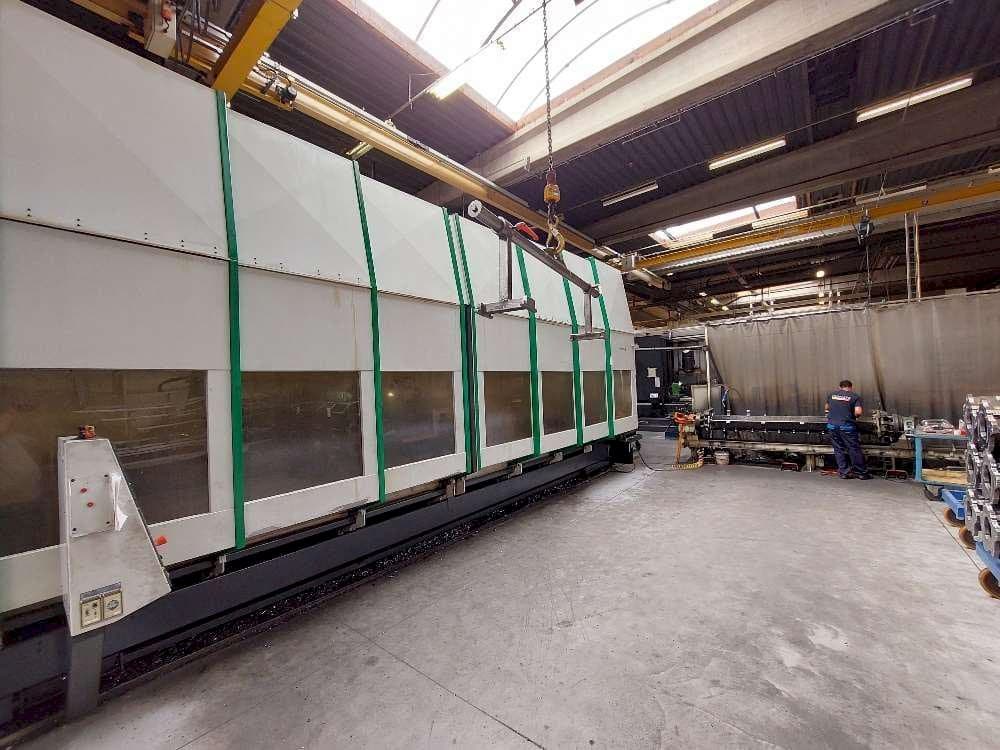 Koneen  Unisign Univers 6 (A-as) etunäkymä