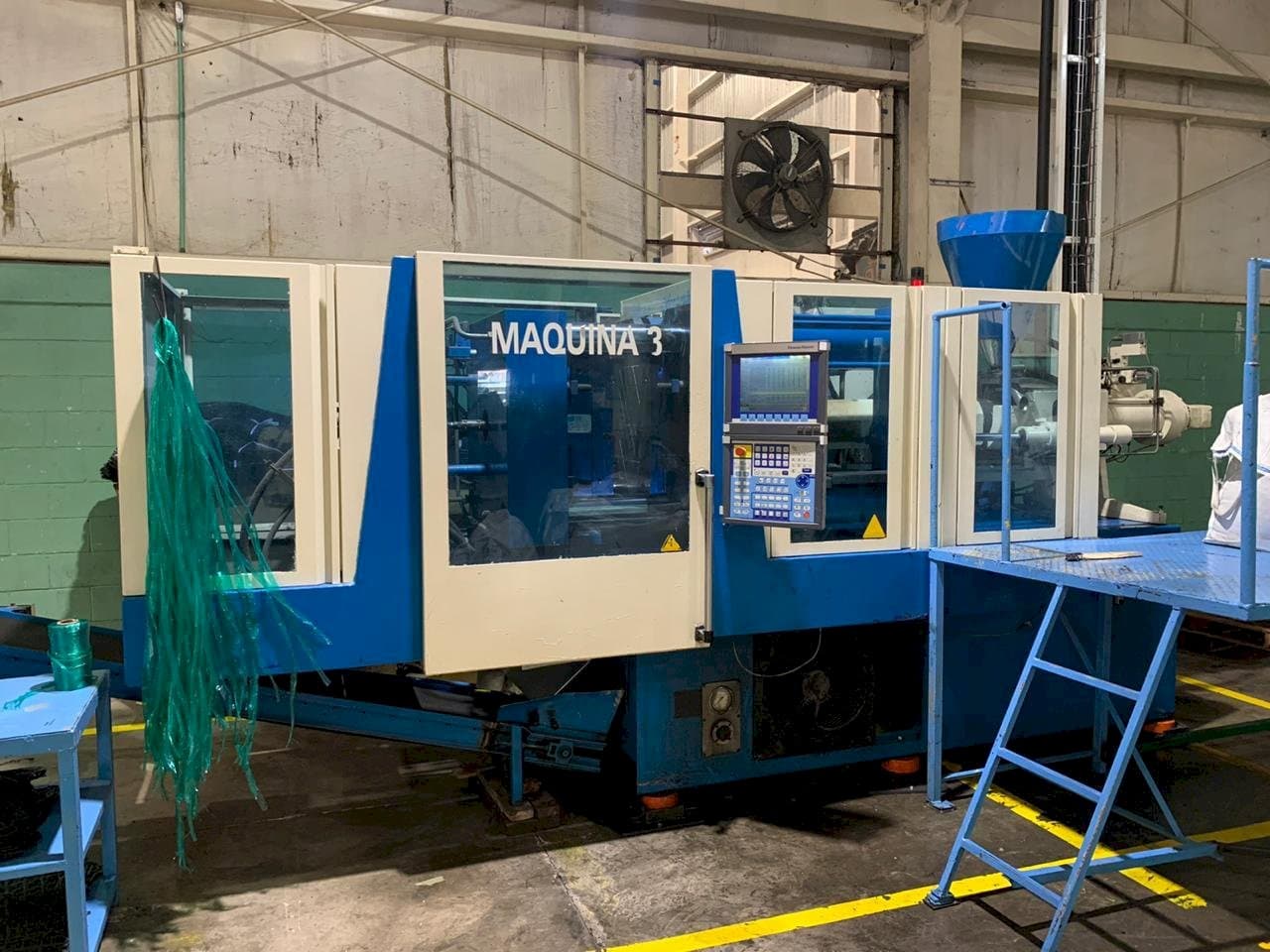Koneen Krauss Maffei 160/750 CX etunäkymä