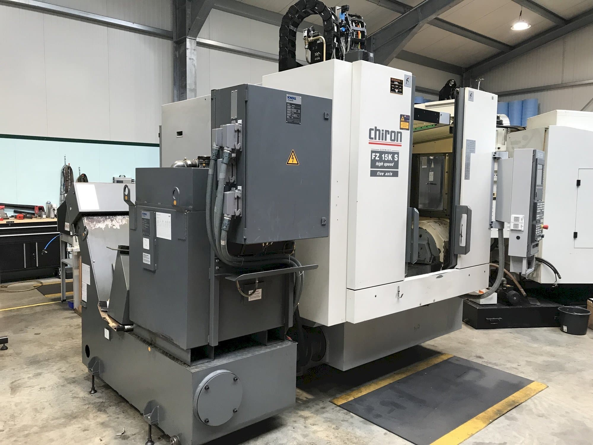 Koneen CHIRON FZ15 KS etunäkymä