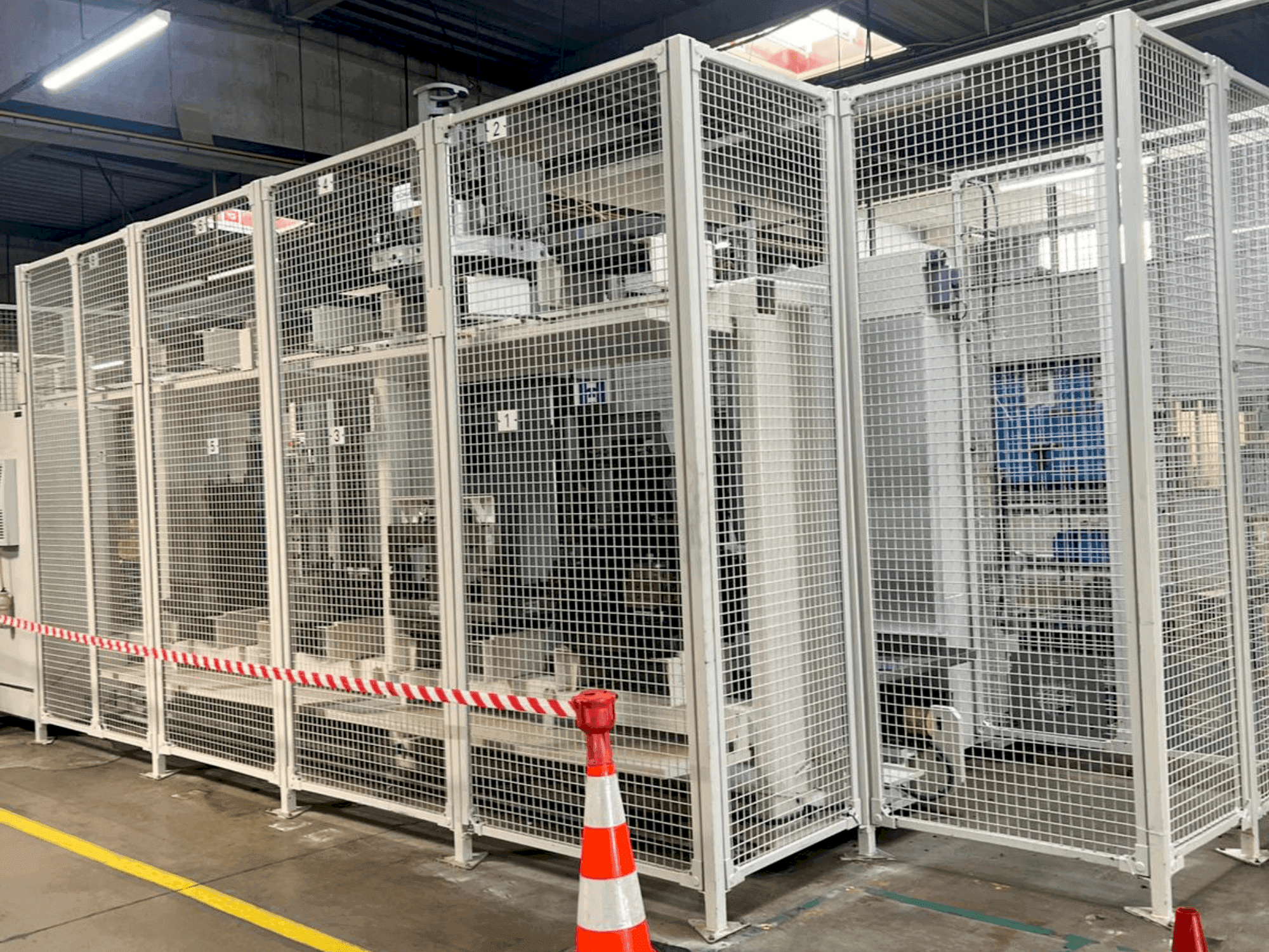 Koneen HELLER MCH 250 etunäkymä