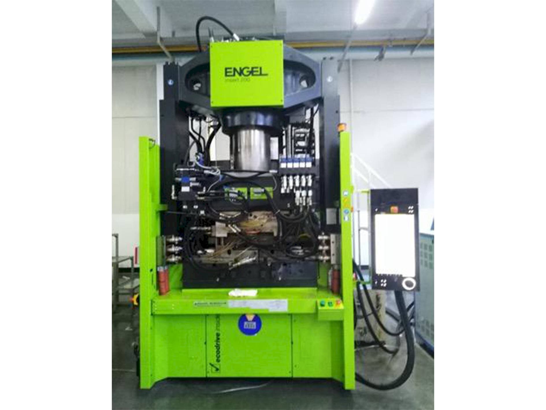 Koneen ENGEL insert 650H / 200 etunäkymä