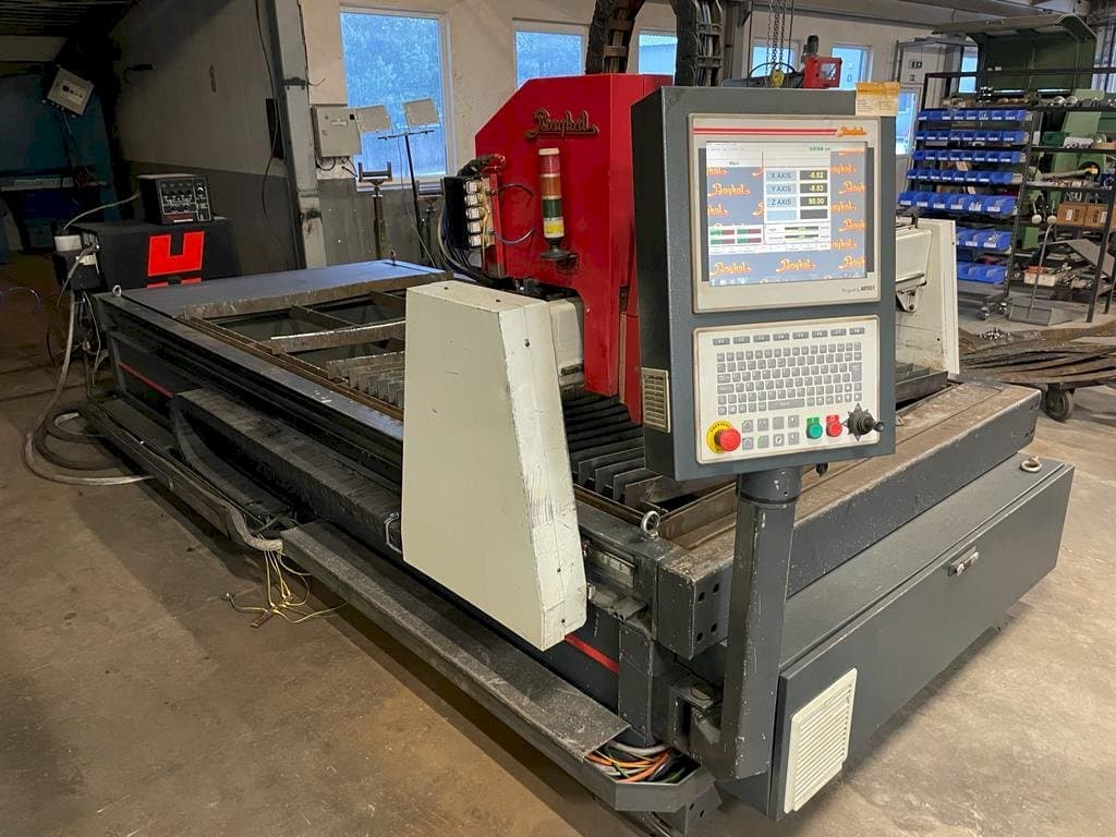 Koneen  Baykal BPH 1503 + Hypertherm HPR 130 etunäkymä