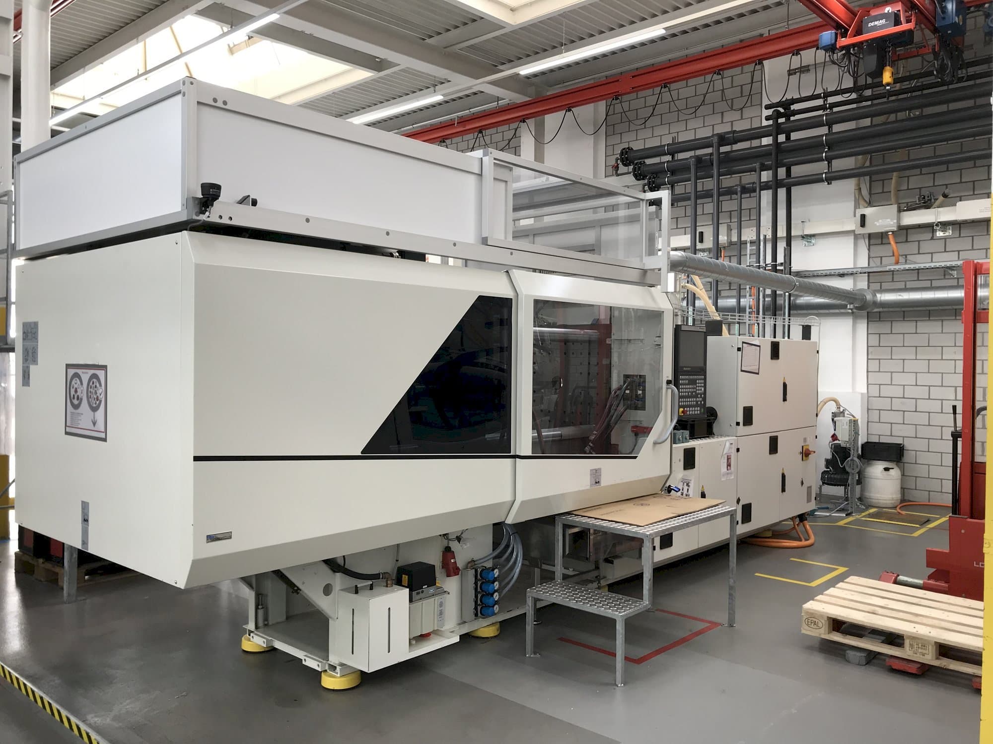Koneen Sumitomo Demag EL-EXIS SP 200/560-675 etunäkymä