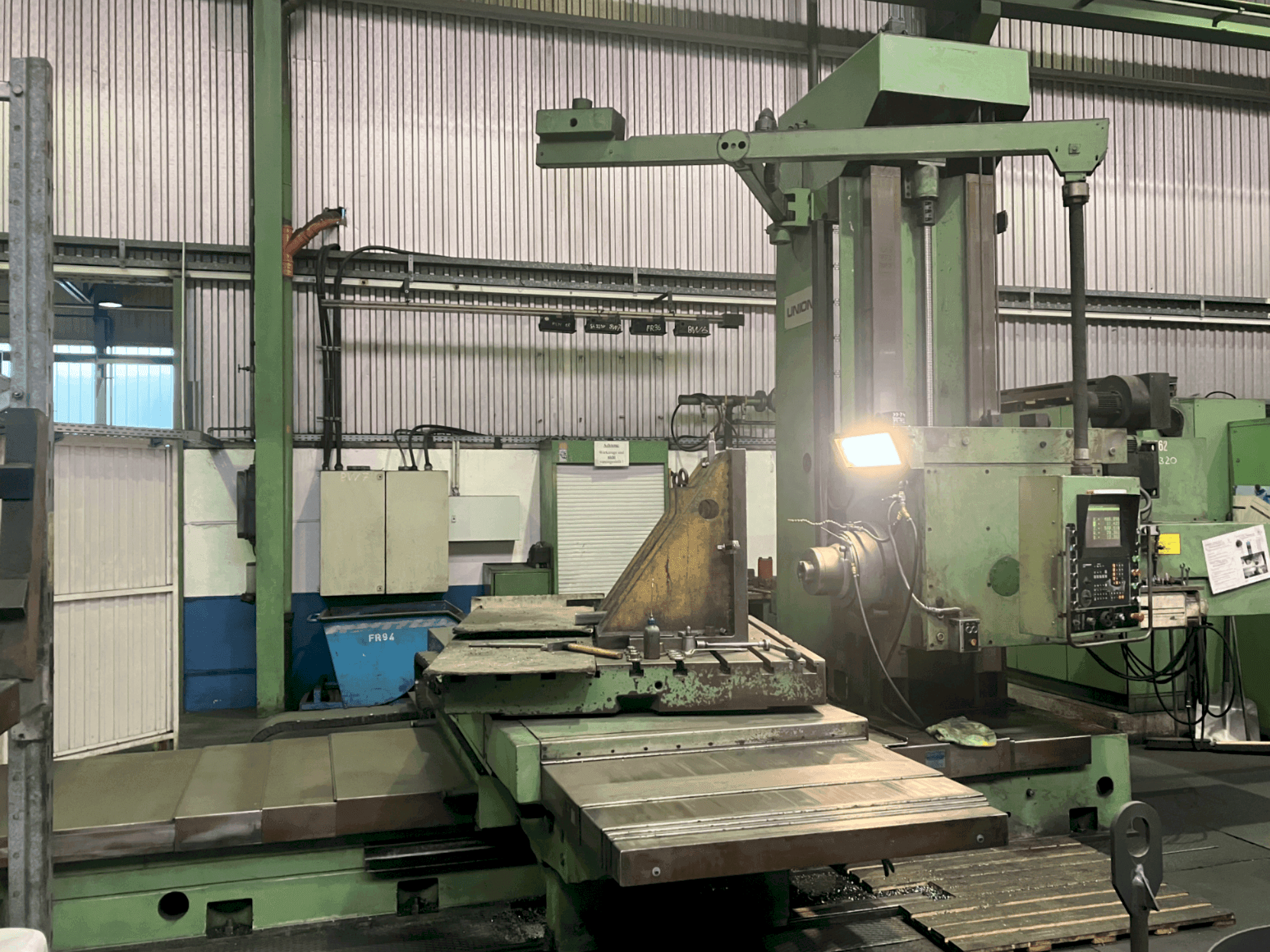 Koneen  UNION BFT 110 NC etunäkymä