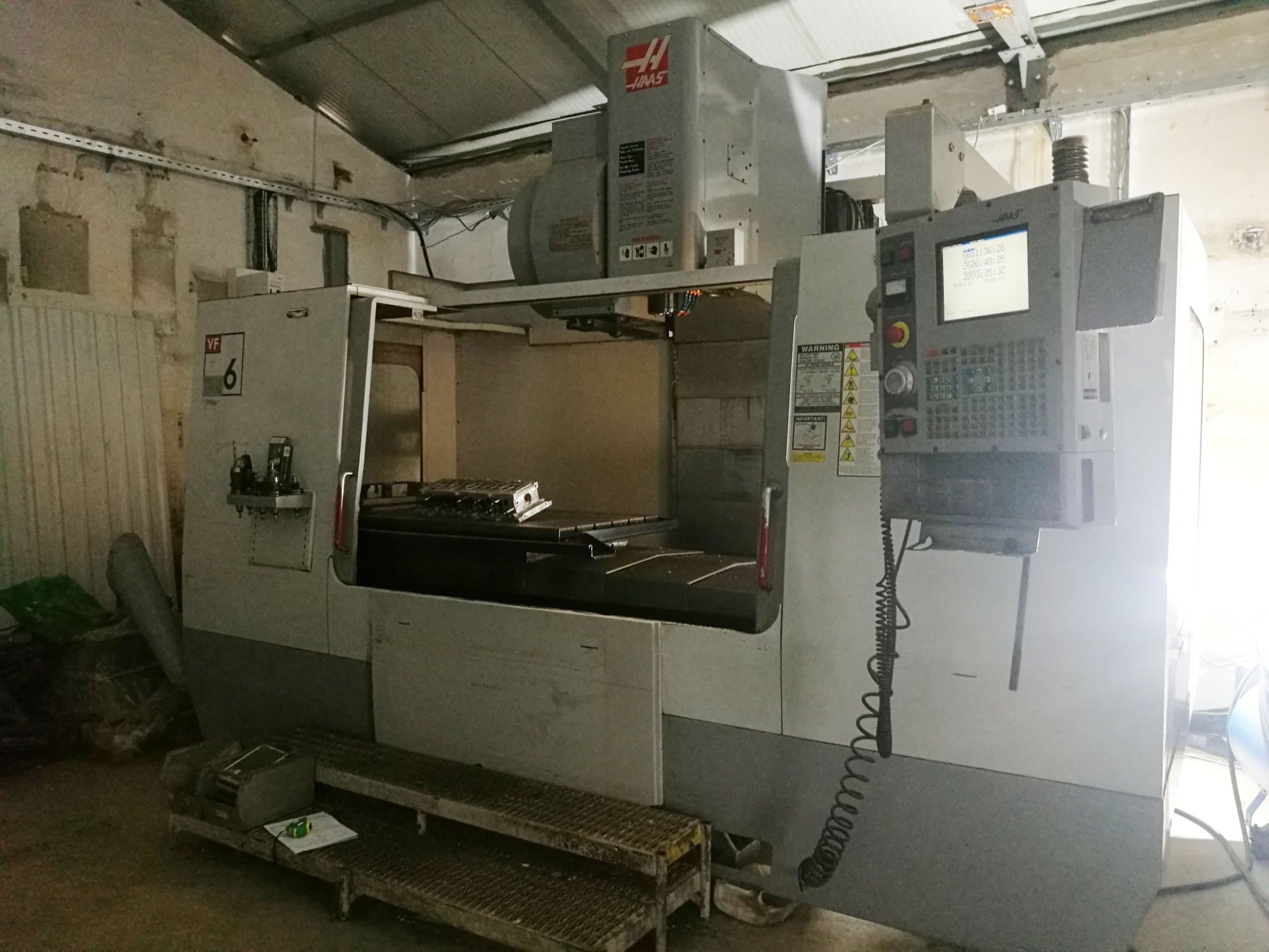 Koneen HAAS etunäkymä VF-6B/40HE