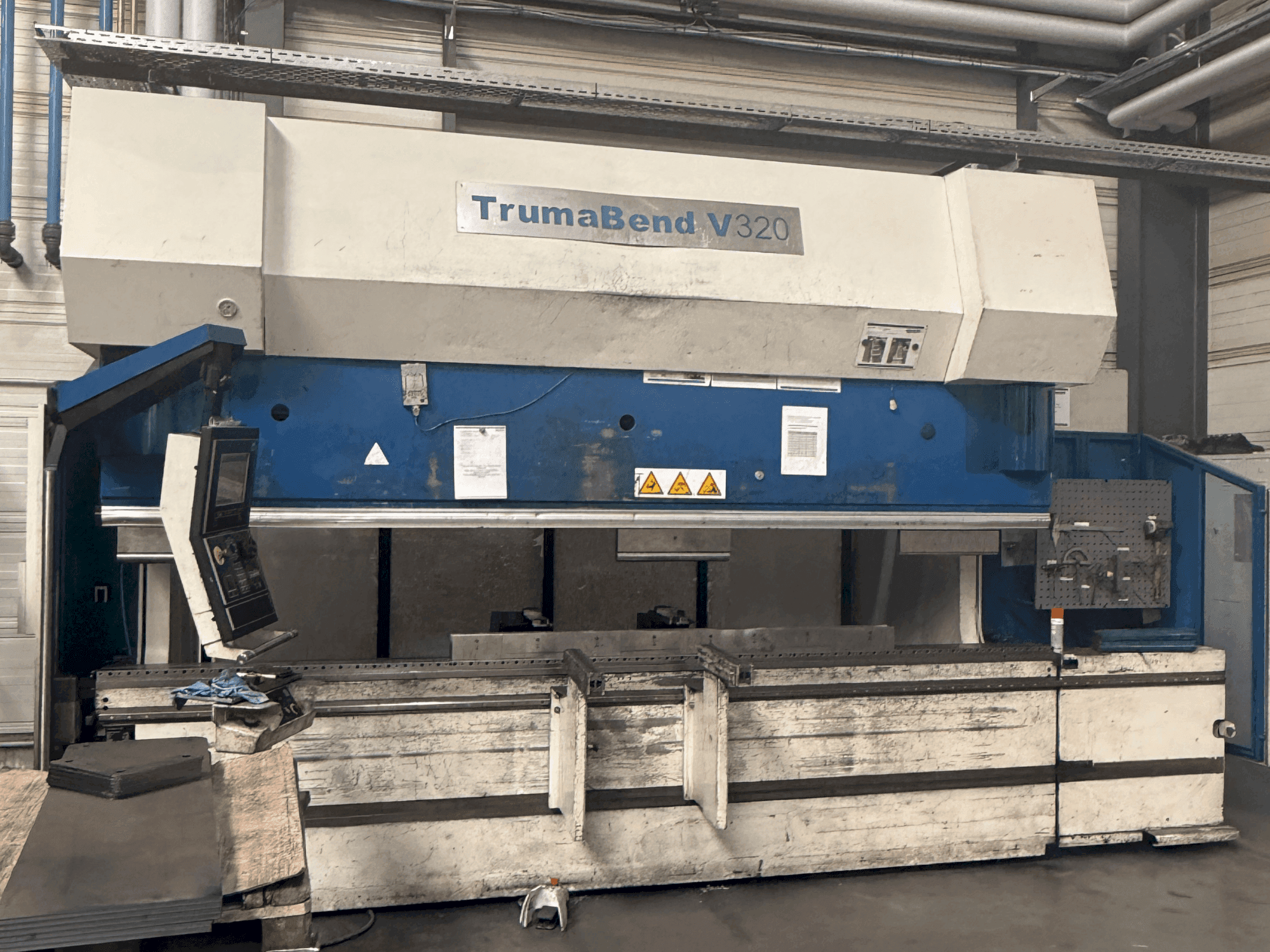 Koneen TRUMPF TrumaBend V320 etunäkymä