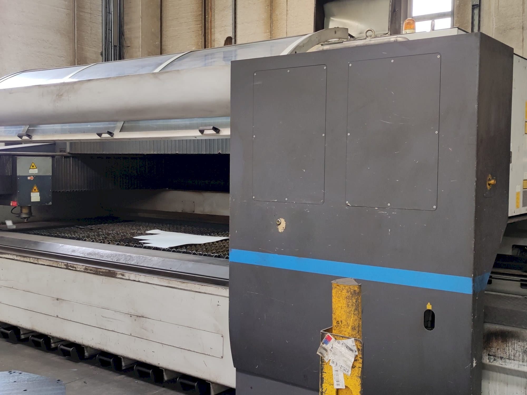 Koneen LVD AXEL 3015 S etunäkymä