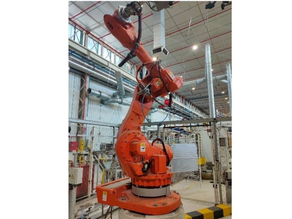 Koneen ABB IRB 6600-175/2.55 vasemman sivun näkymä