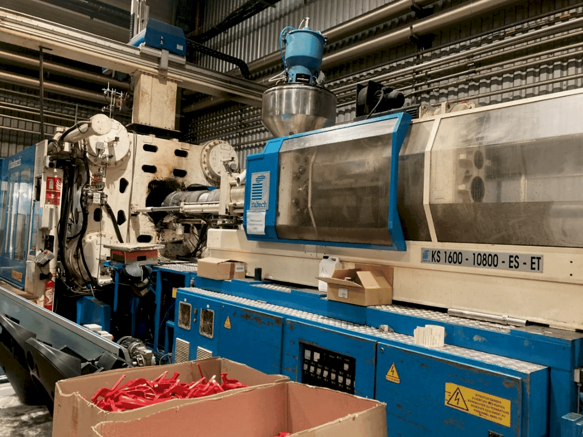 Koneen  ITALTECH KS 1600/10800 etunäkymä