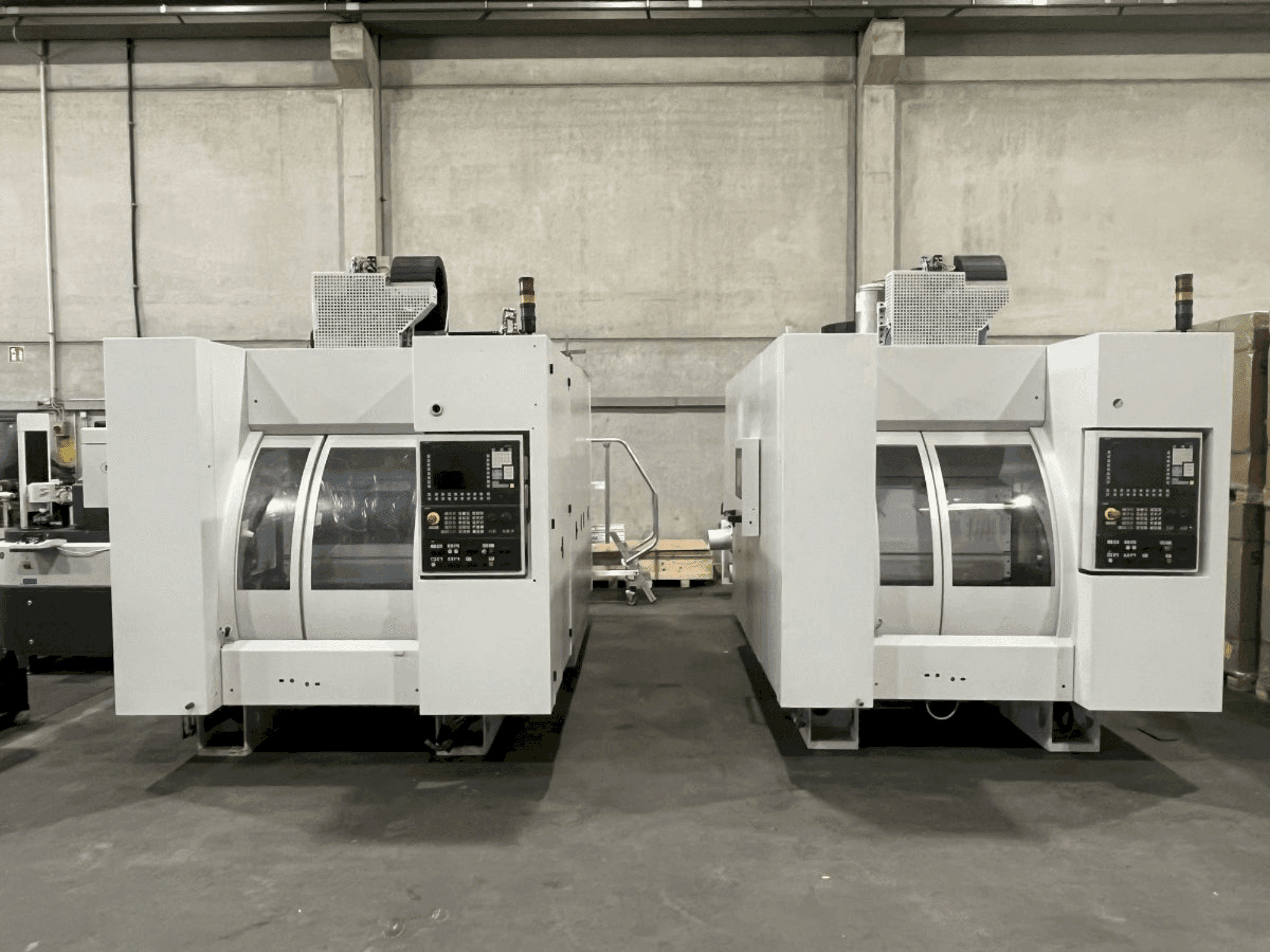 Koneen SW BAS 03-22 etunäkymä