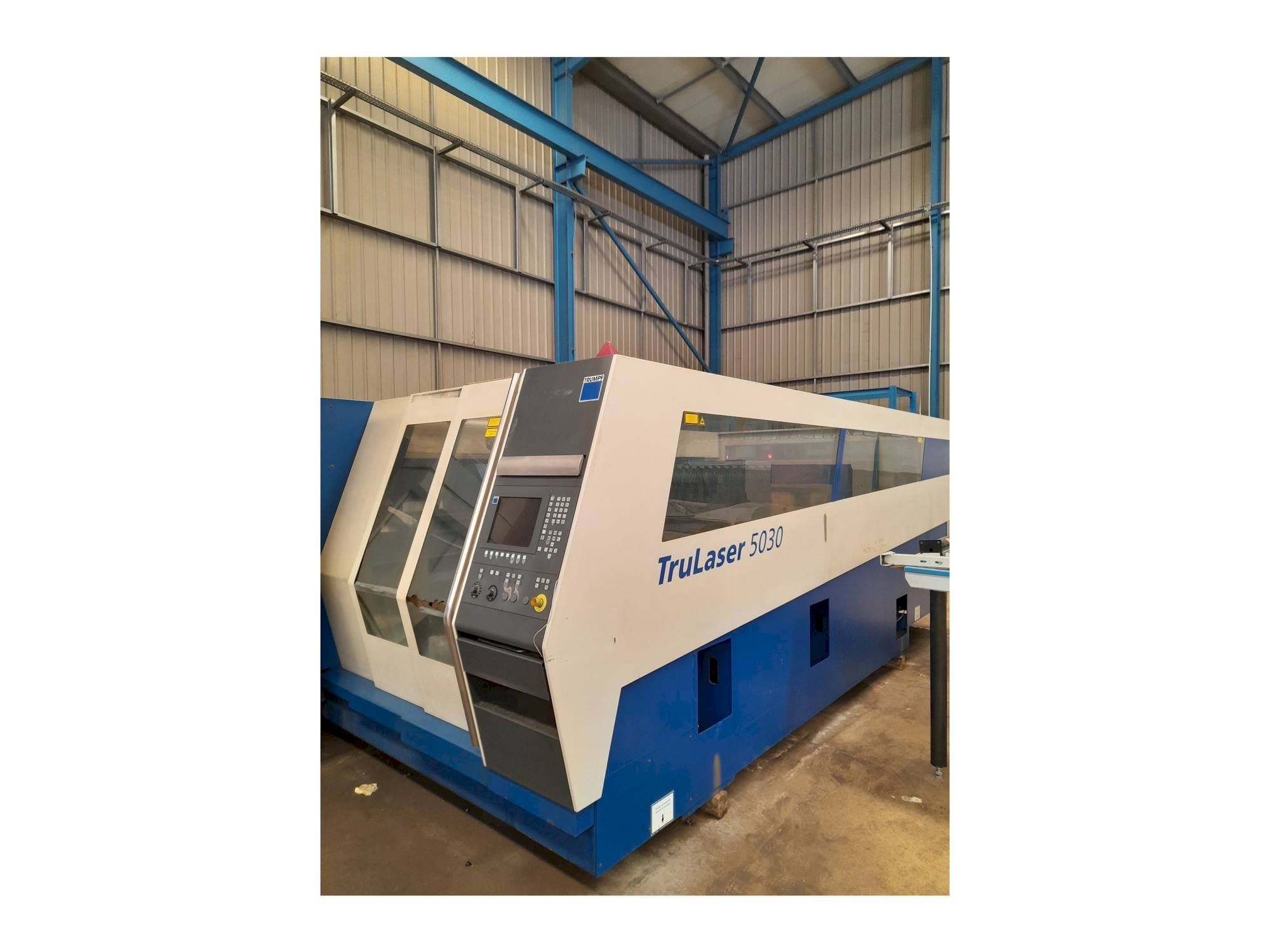 Koneen Trumpf Trulaser 5030 etunäkymä