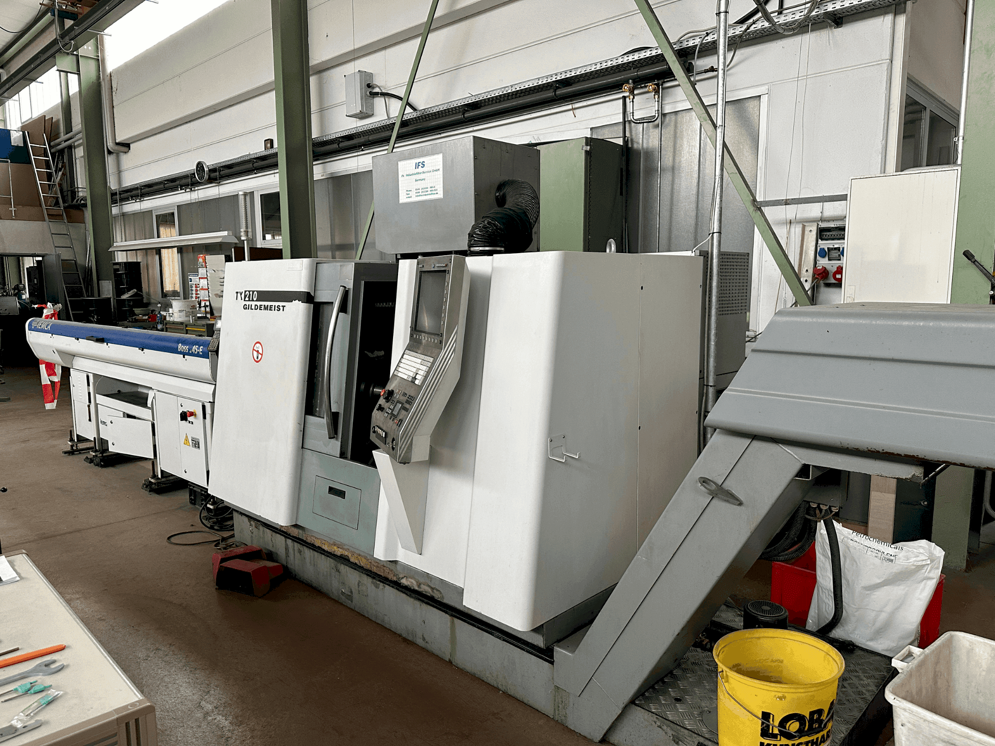 Koneen DMG CTX 210 (2006) etunäkymä