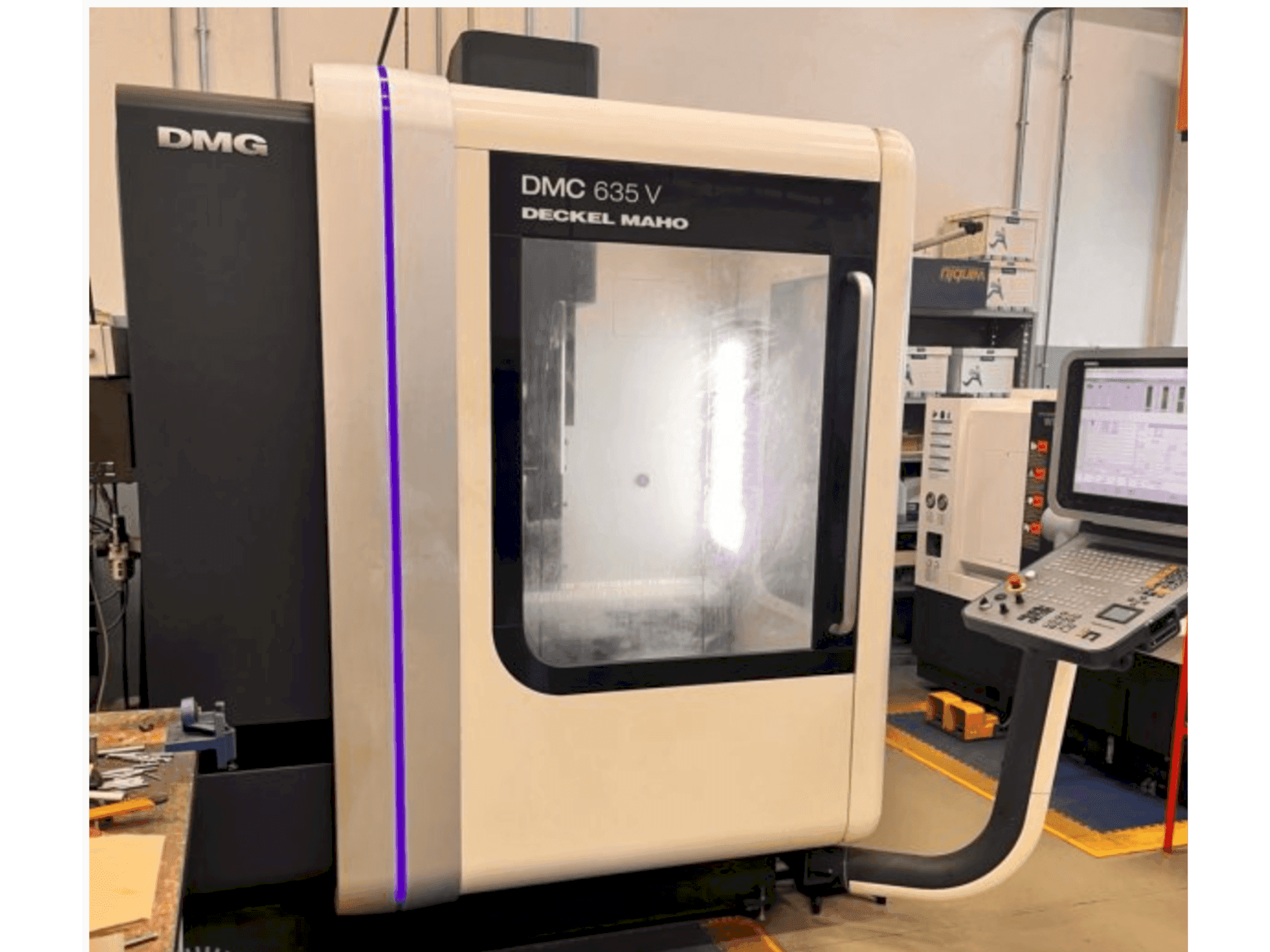 Koneen DMG DECKEL MAHO DMC 635 V etunäkymä