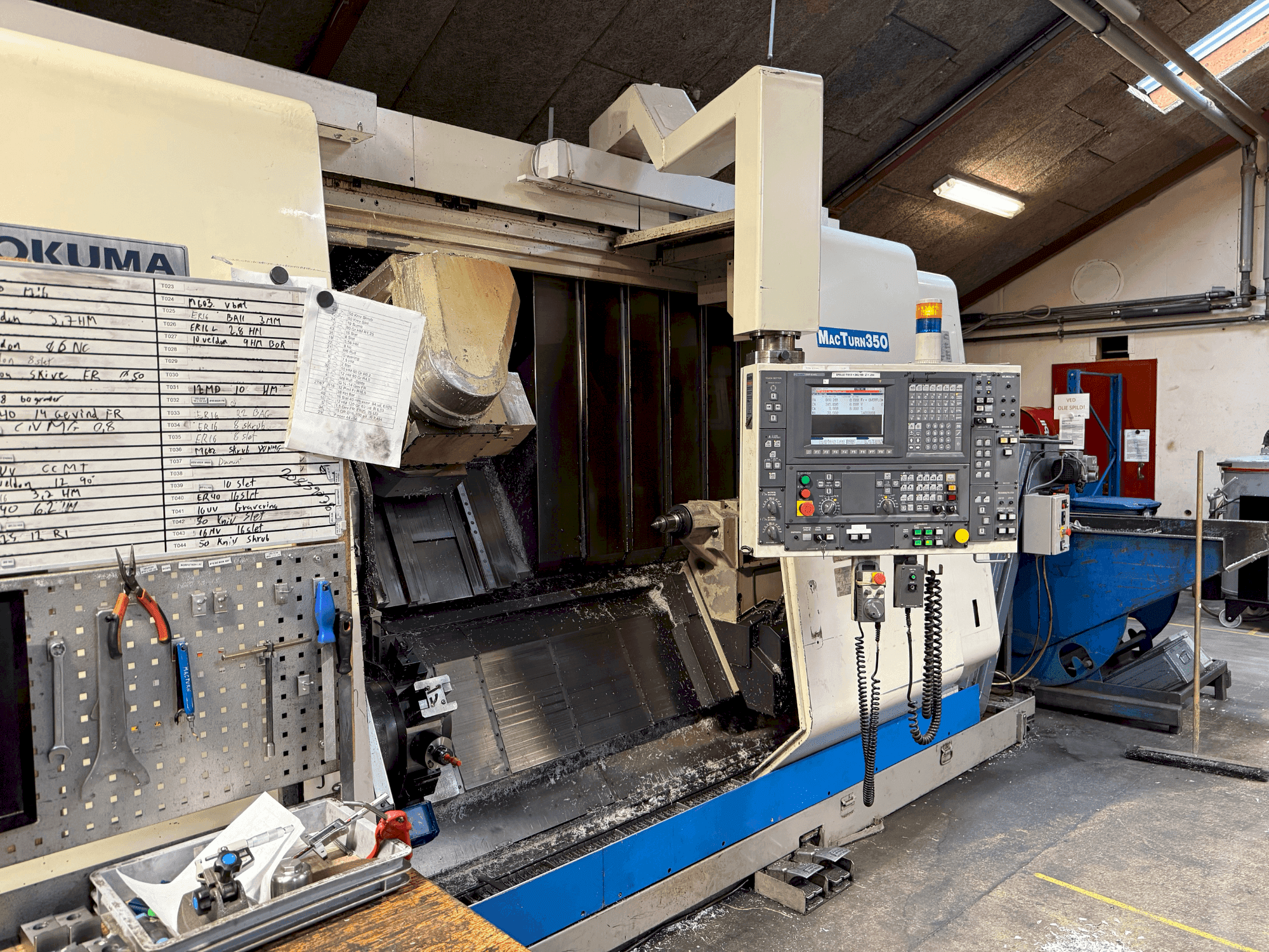 Koneen Okuma MacTurn 350 etunäkymä