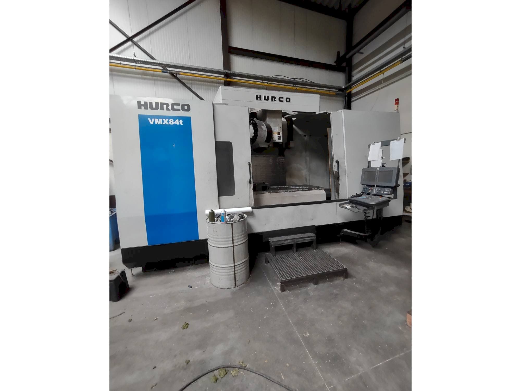 Koneen Hurco VMX 84t etunäkymä