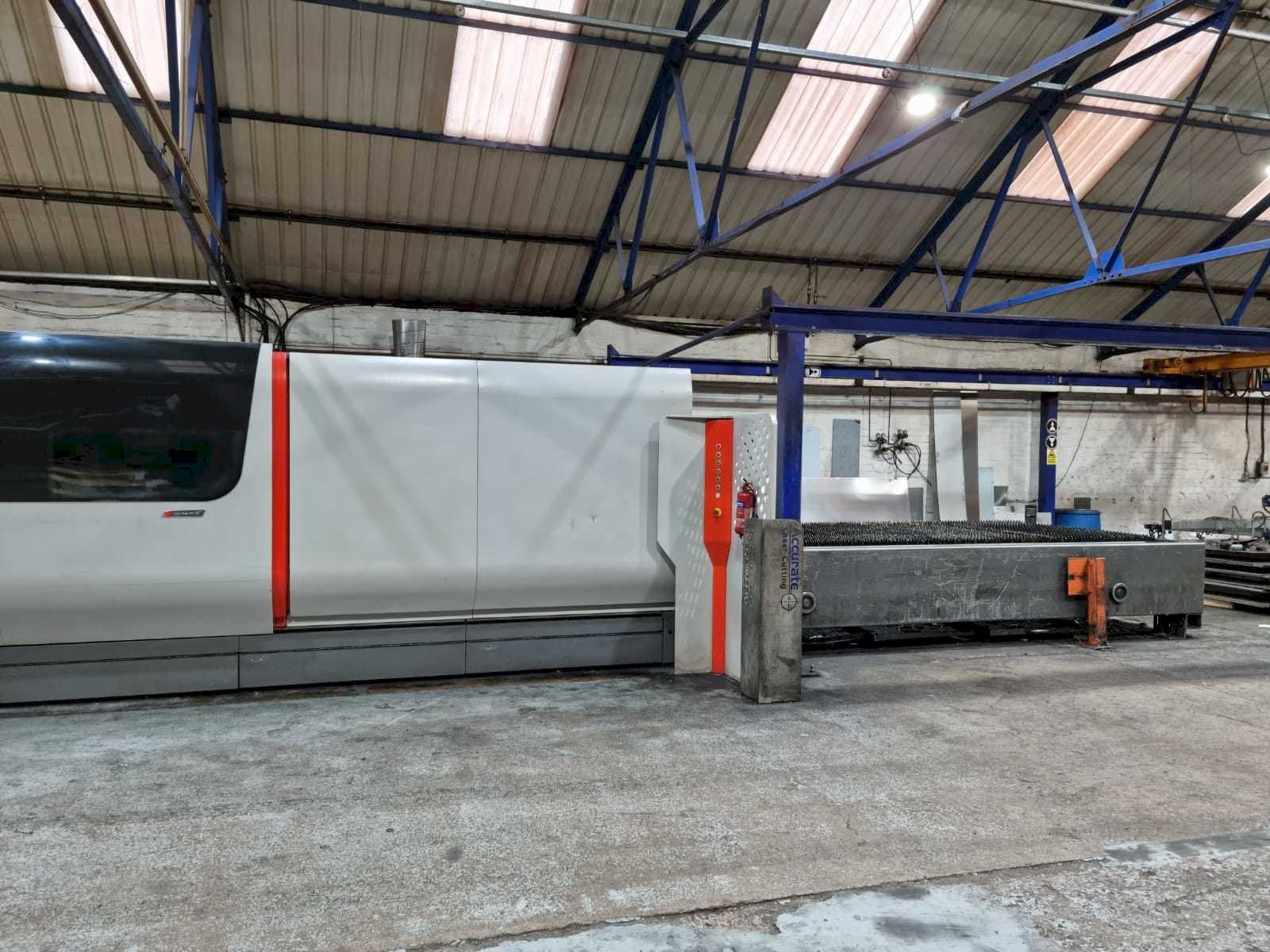 Koneen  Bystronic Bystar Fiber 4020 10KW etunäkymä