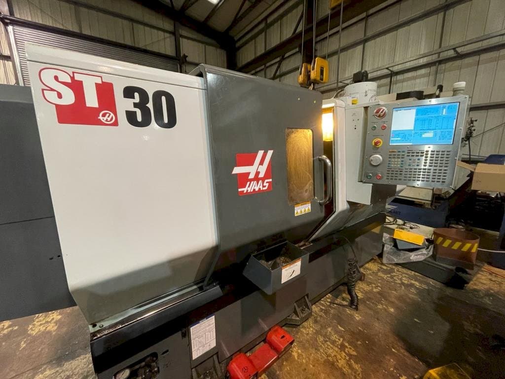 Koneen HAAS ST-30 etunäkymä