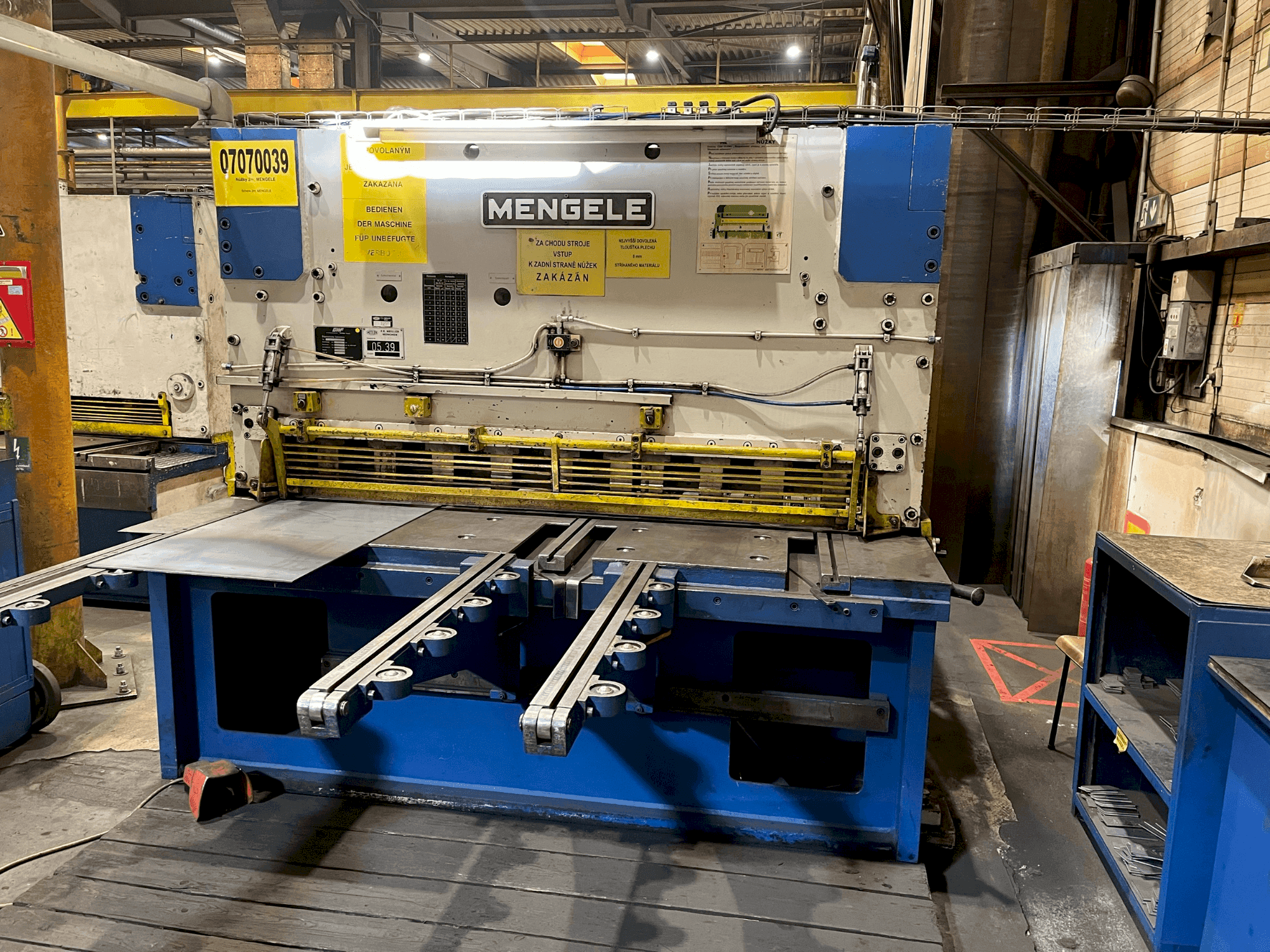 Koneen MENGELE S16-2000 etunäkymä