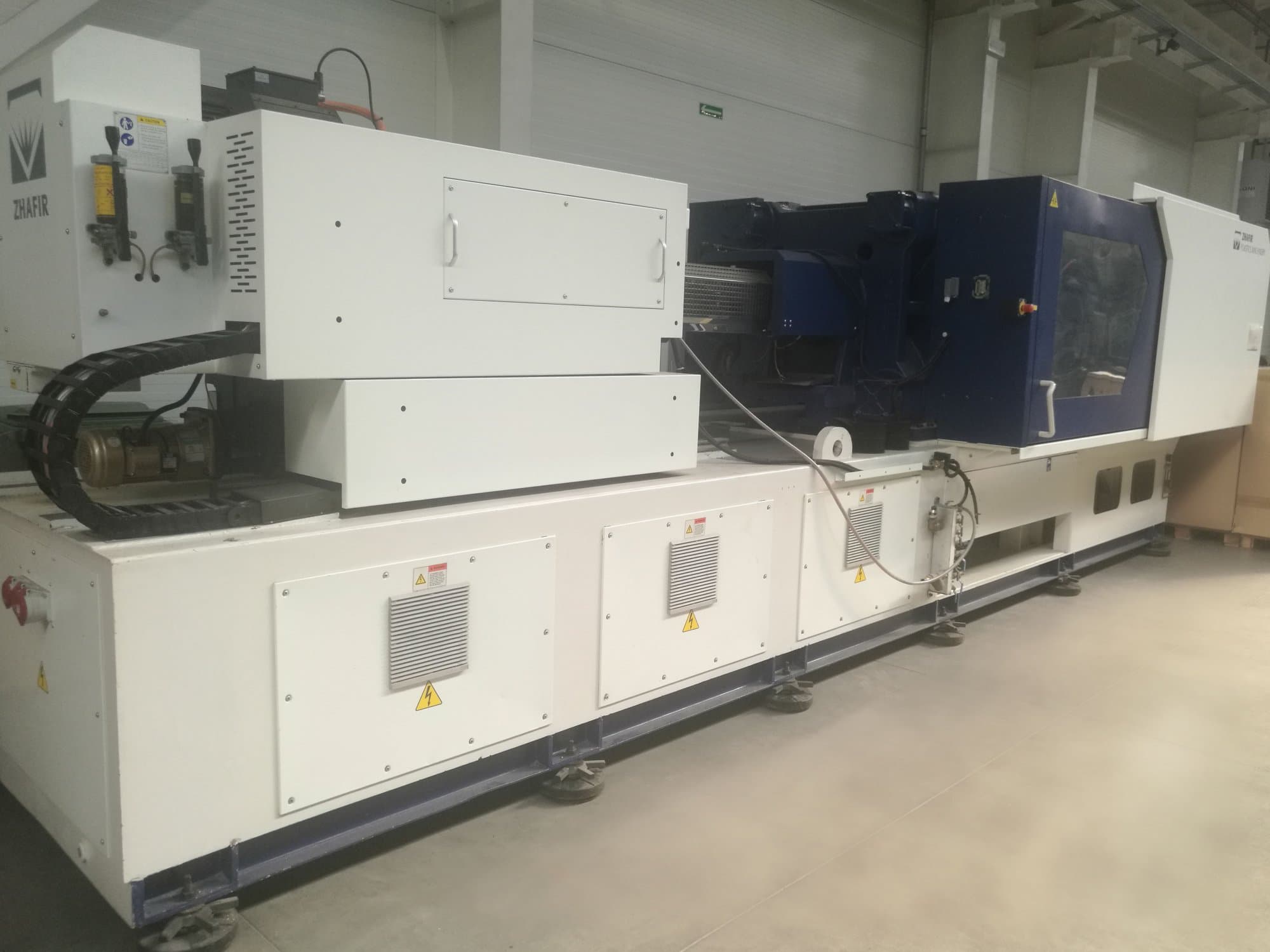 Koneen  Zhafir etunäkymä VE 4100/1100