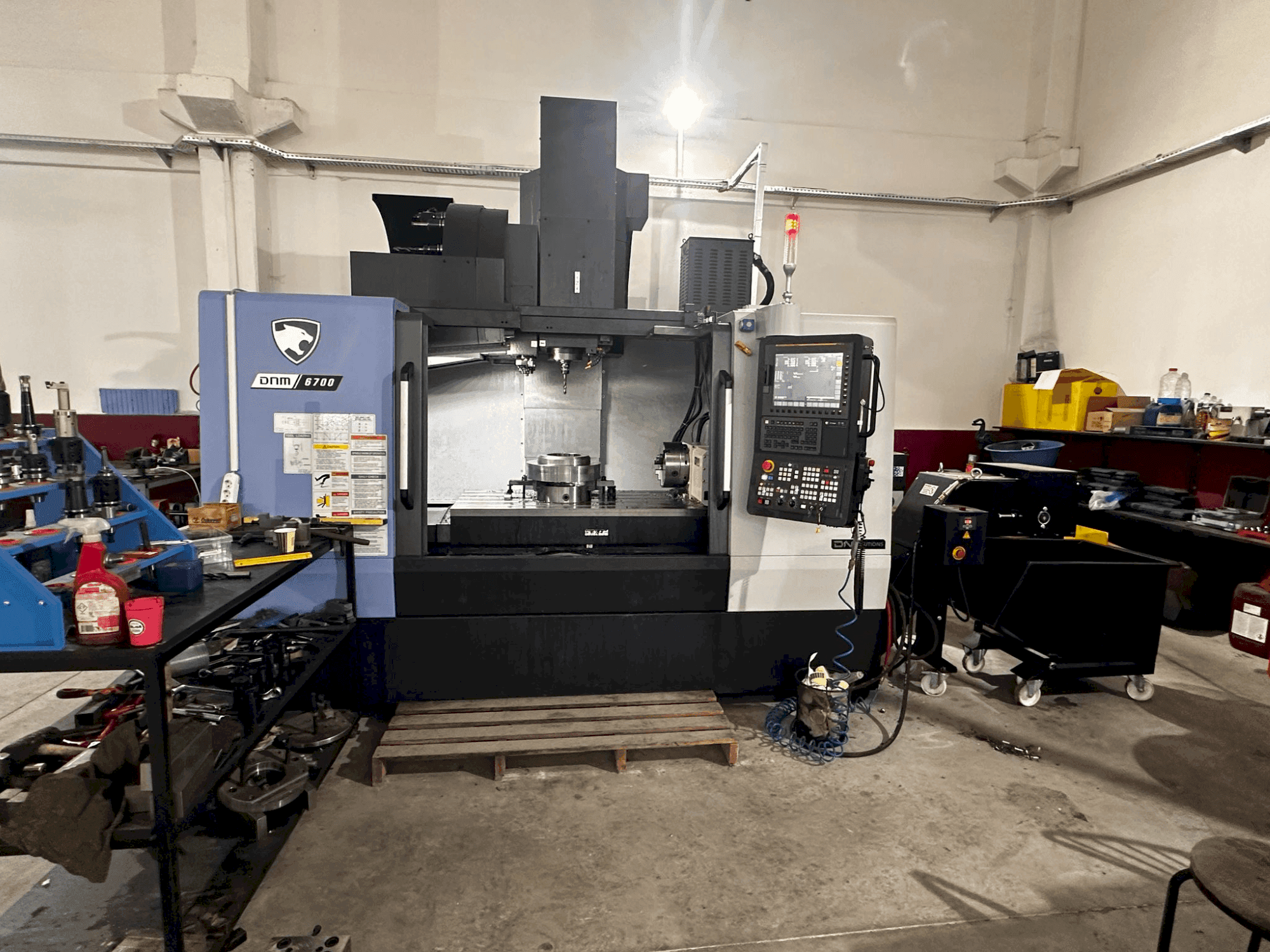 Koneen DN SOLUTIONS Puma DNM 6700 etunäkymä