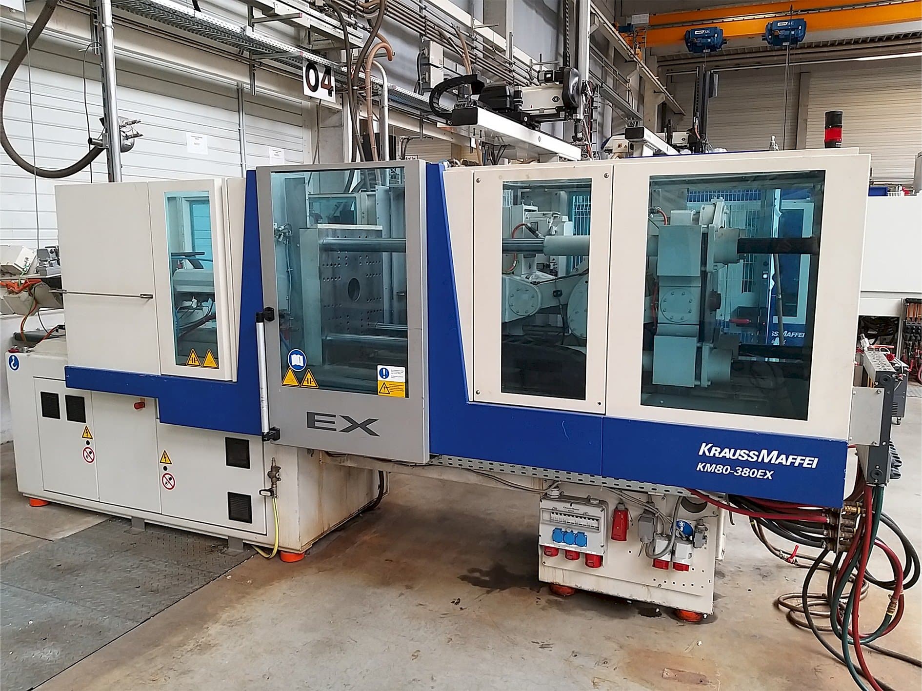 Koneen Krauss Maffei 80-380 Ex etunäkymä