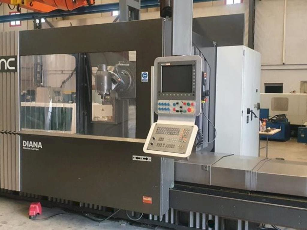 Koneen  Nicolas Correa Prisma 20 etunäkymä