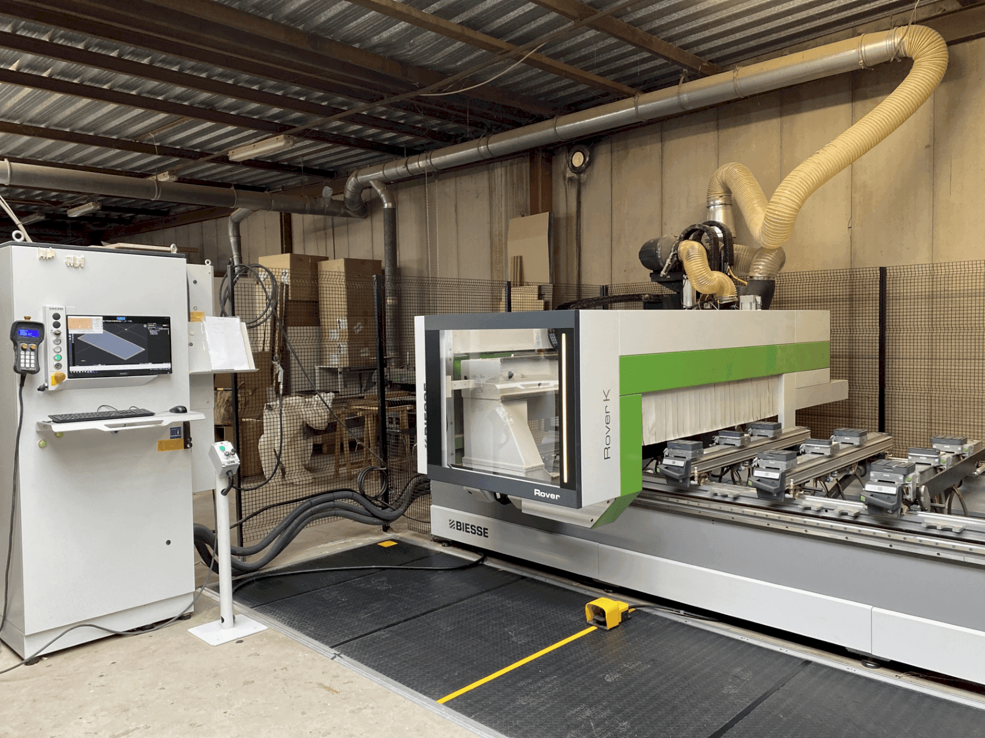 Koneen BIESSE Rover K Smart 1532 etunäkymä