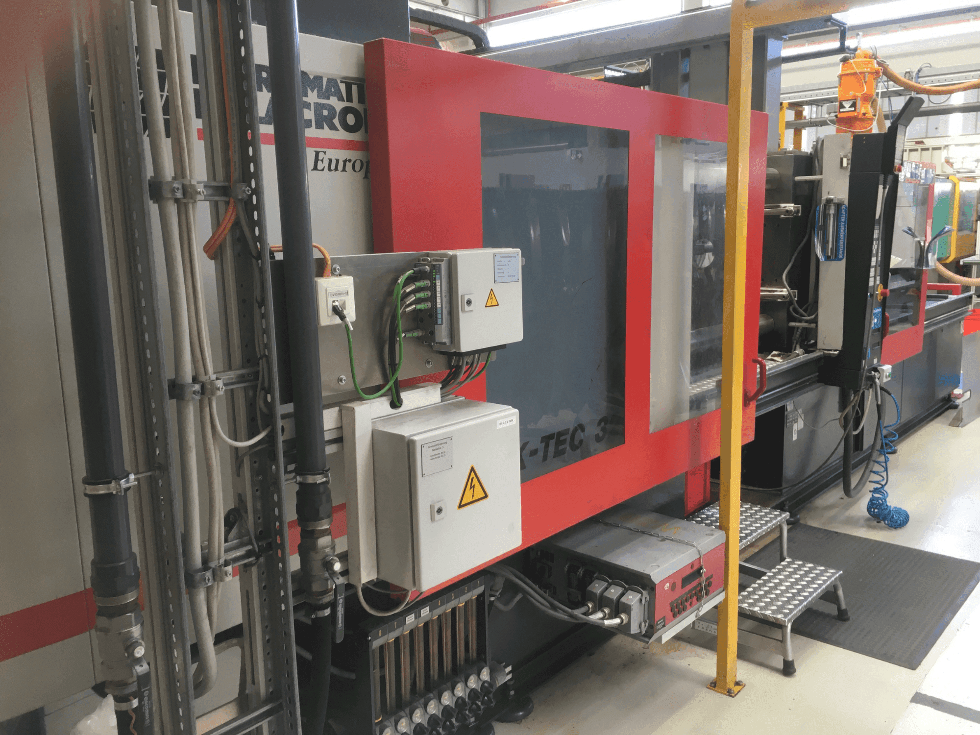 Koneen  FERROMATIK K-TEC 320 S etunäkymä