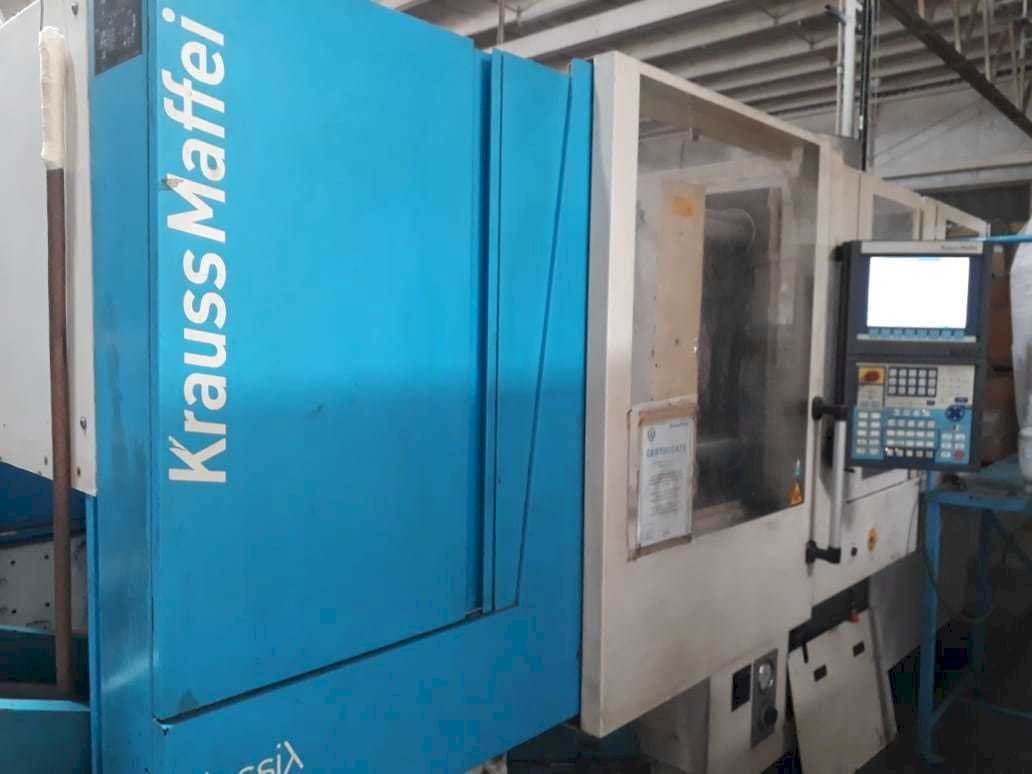 Koneen Krauss Maffei 160/750 CX etunäkymä