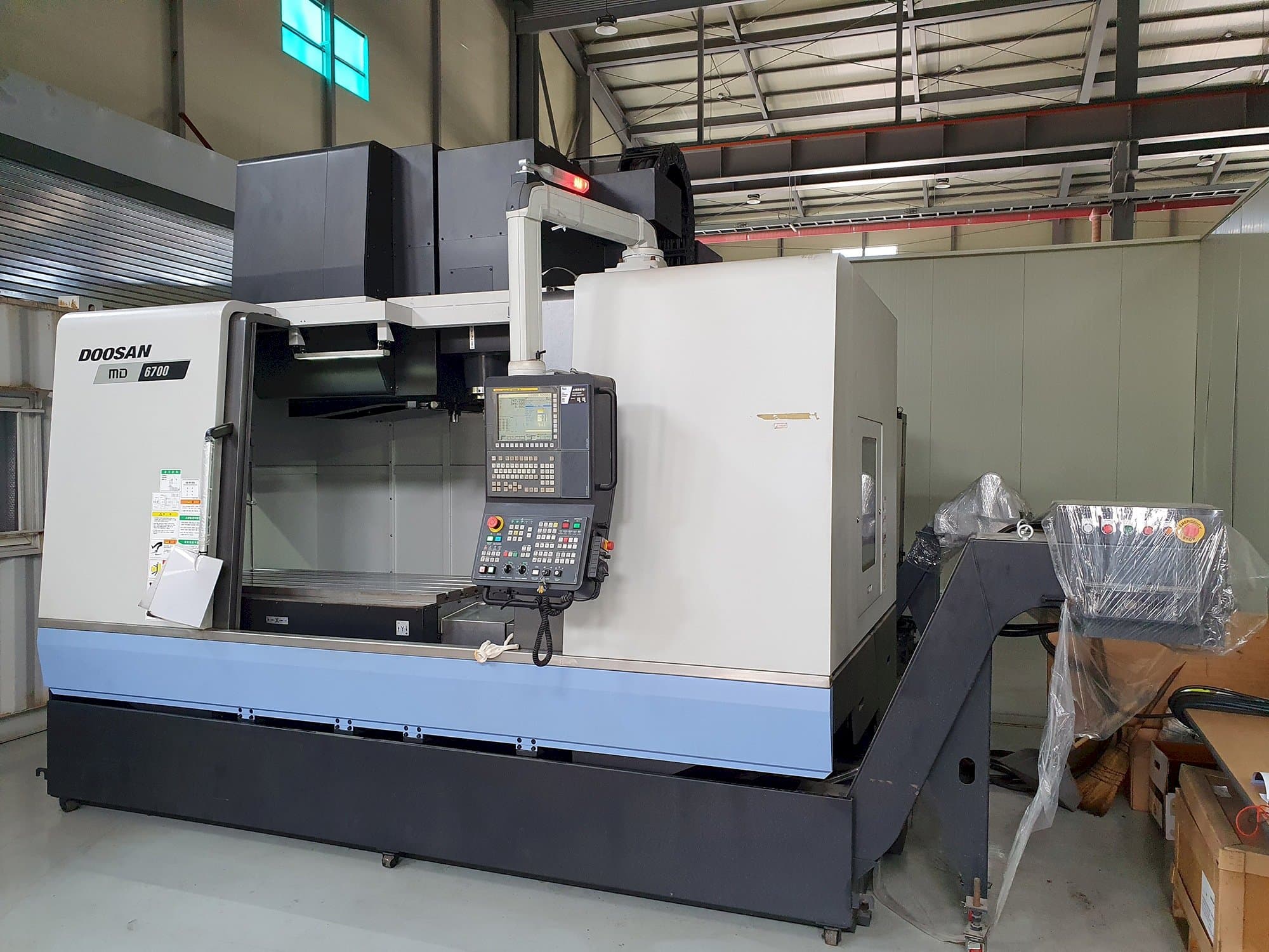 Koneen Doosan MD6700 etunäkymä