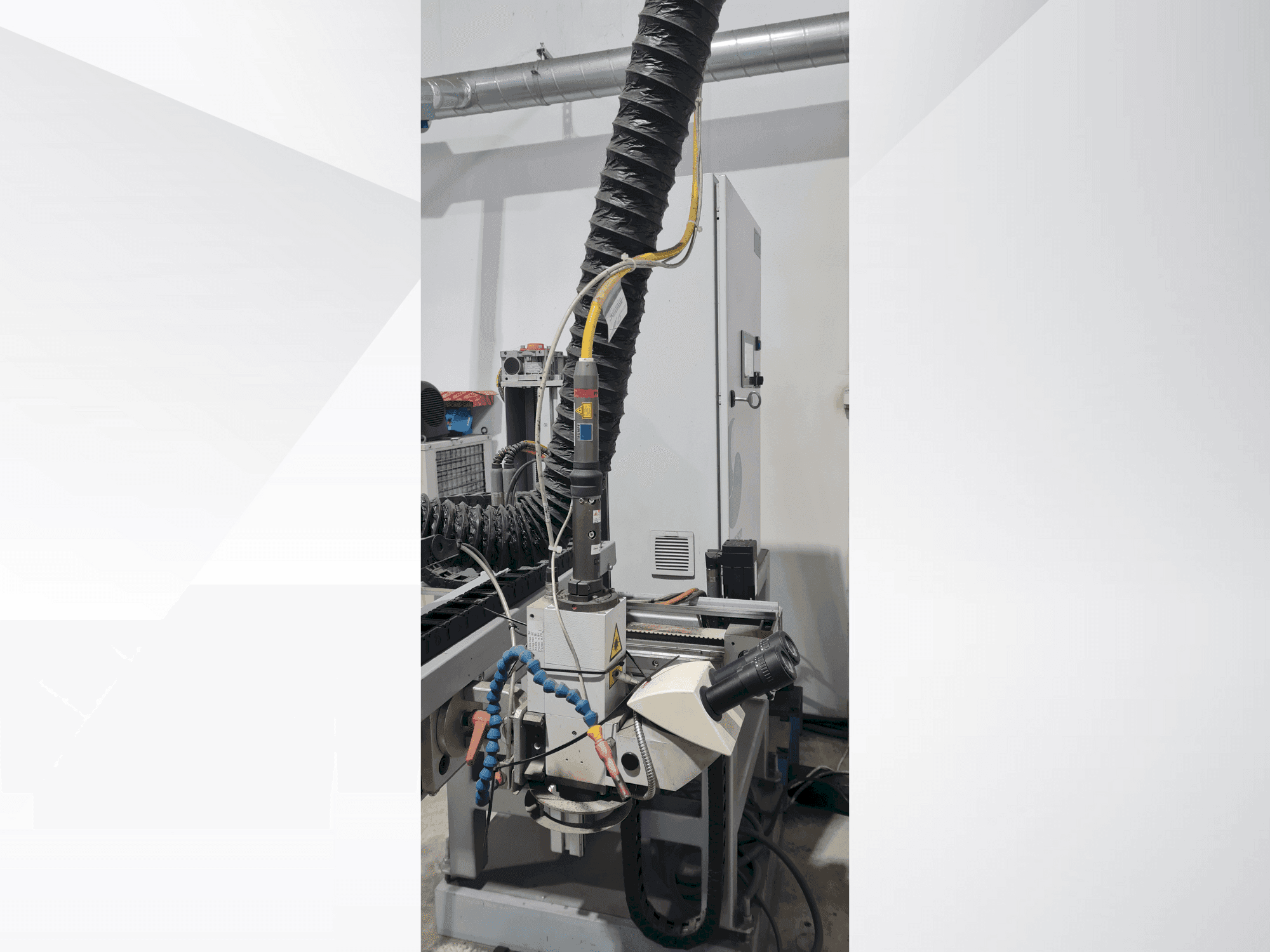 Koneen  TRUMPF TRUPULSE 304 etunäkymä