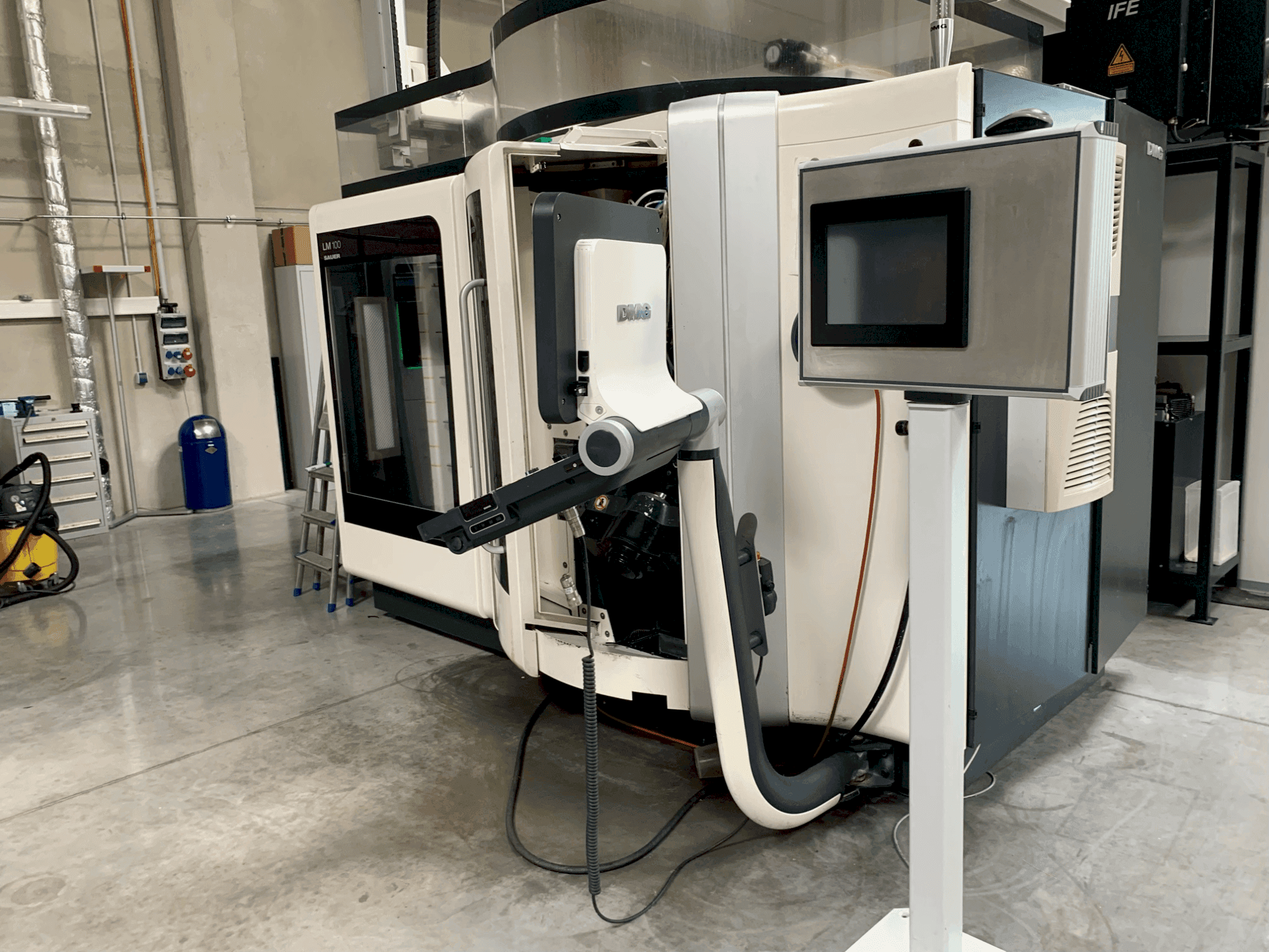 Koneen DMG Ultra Sonic 20 linear etunäkymä