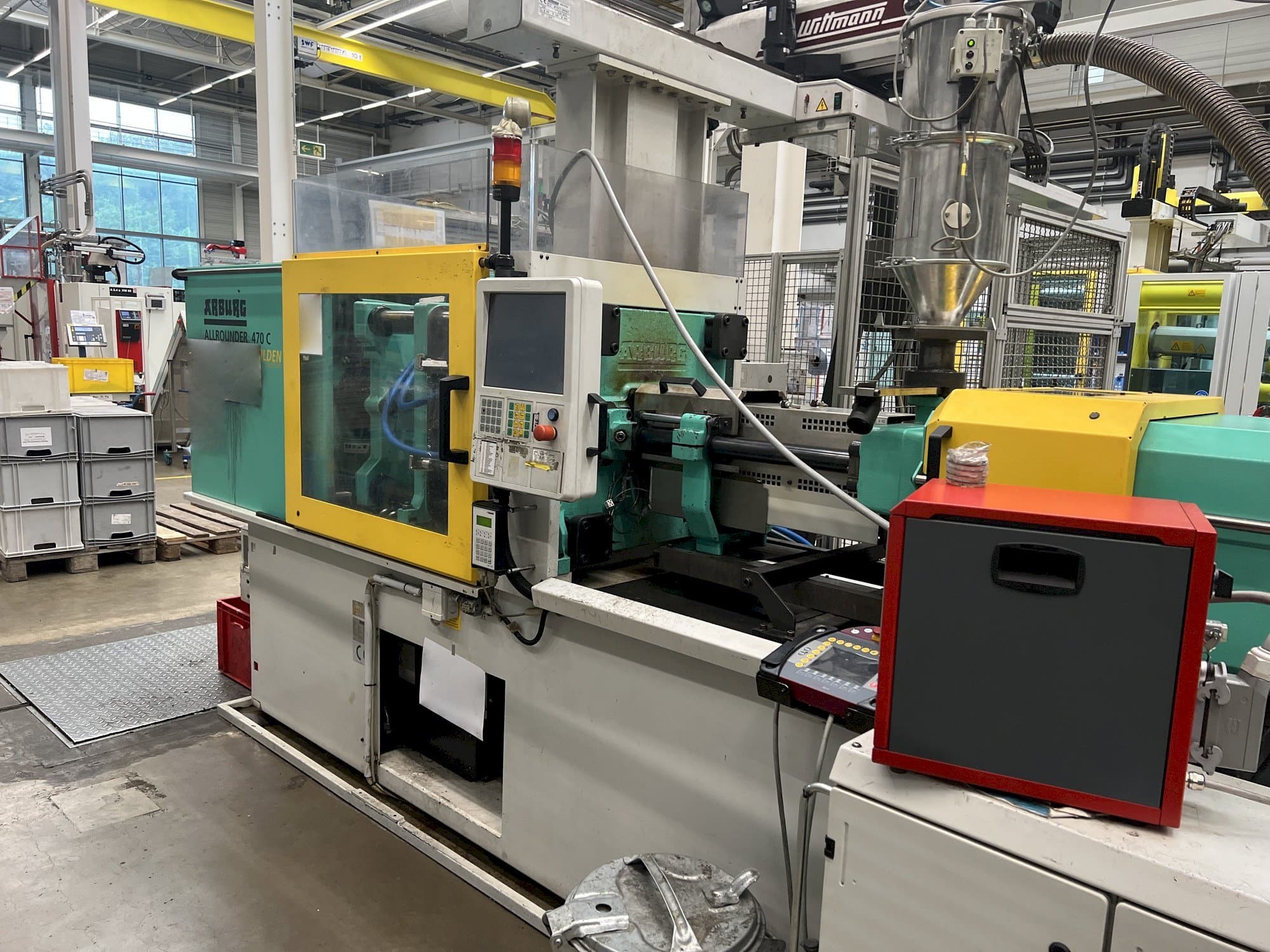 Koneen Arburg 470C 1500 - 400 etunäkymä