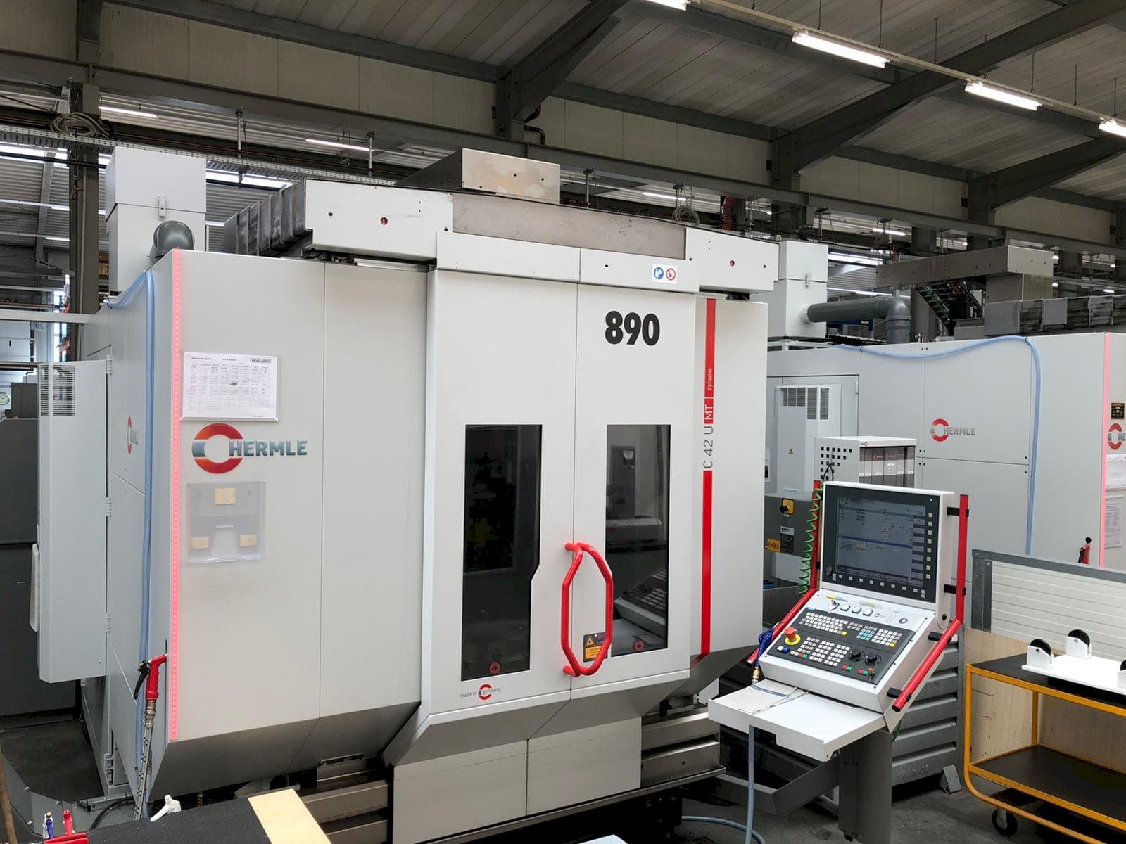 Koneen HERMLE C42U MT etunäkymä