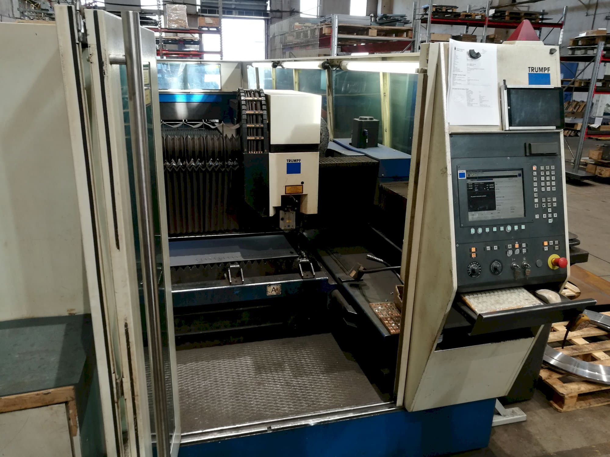 Koneen  Trumpf etunäkymä TruLaser 5060