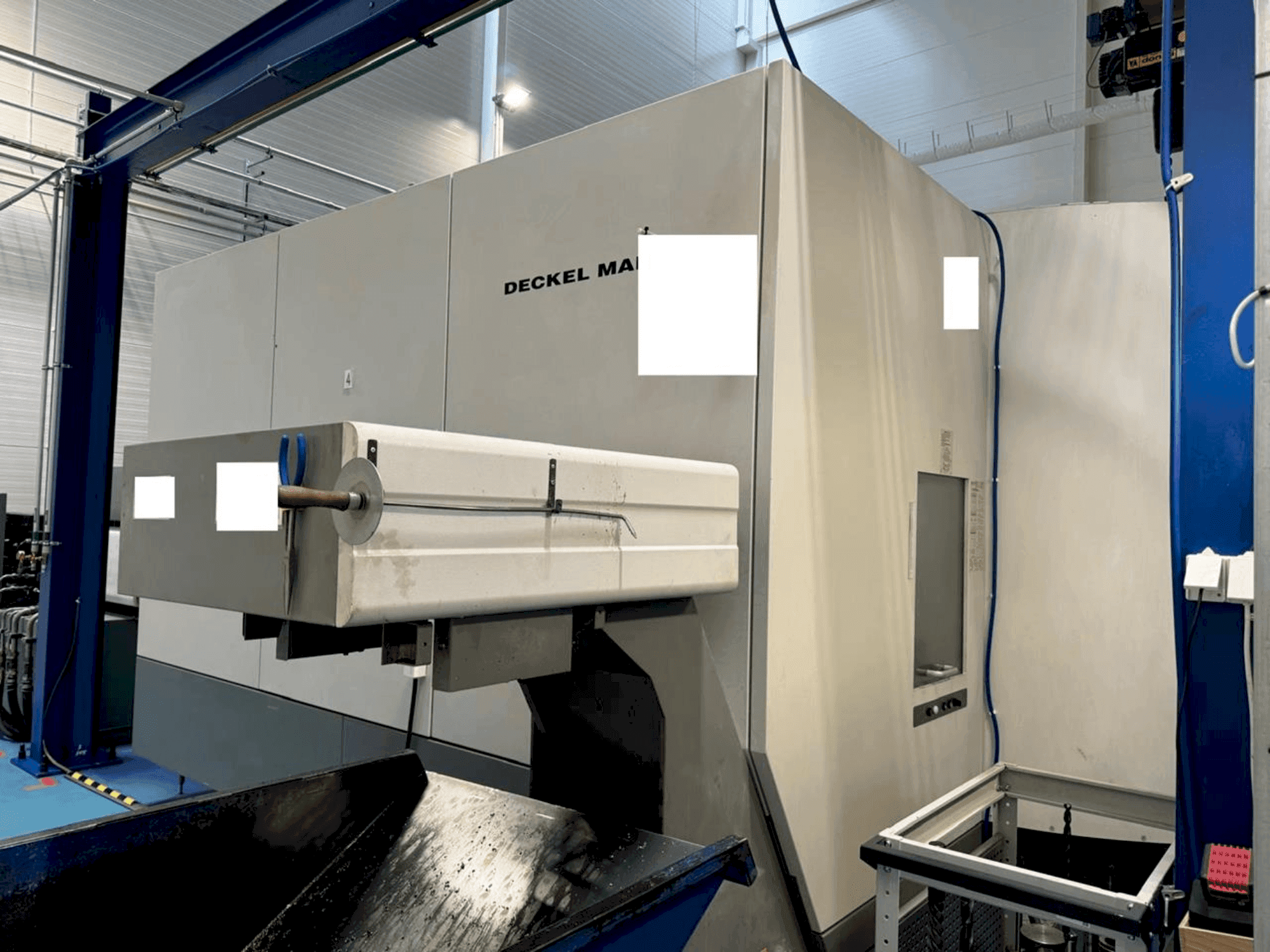 Koneen DMG MORI DMC 125 FD duoBLOCK etunäkymä