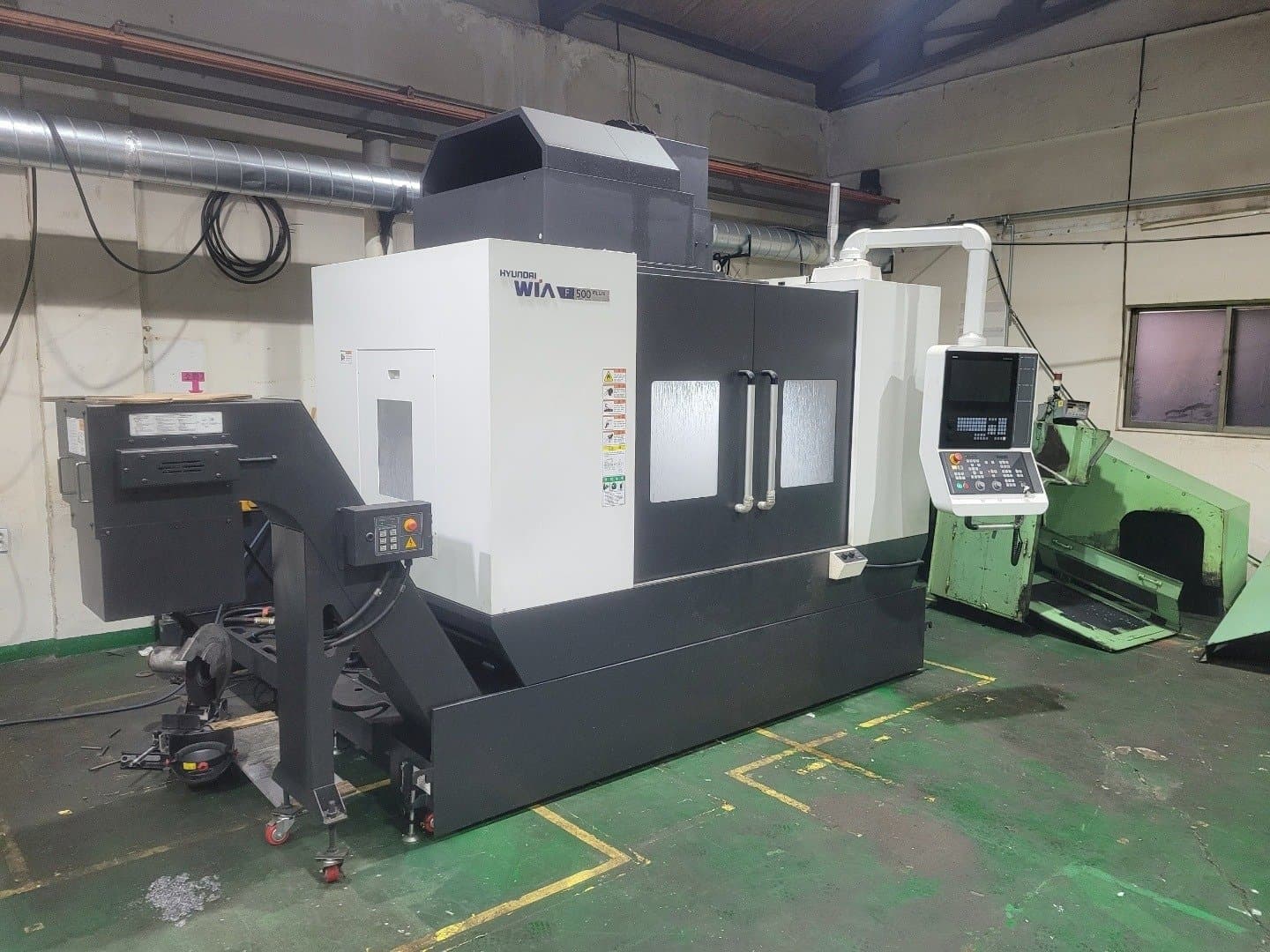 Koneen  Hyundai Wia F500 PLUS etunäkymä