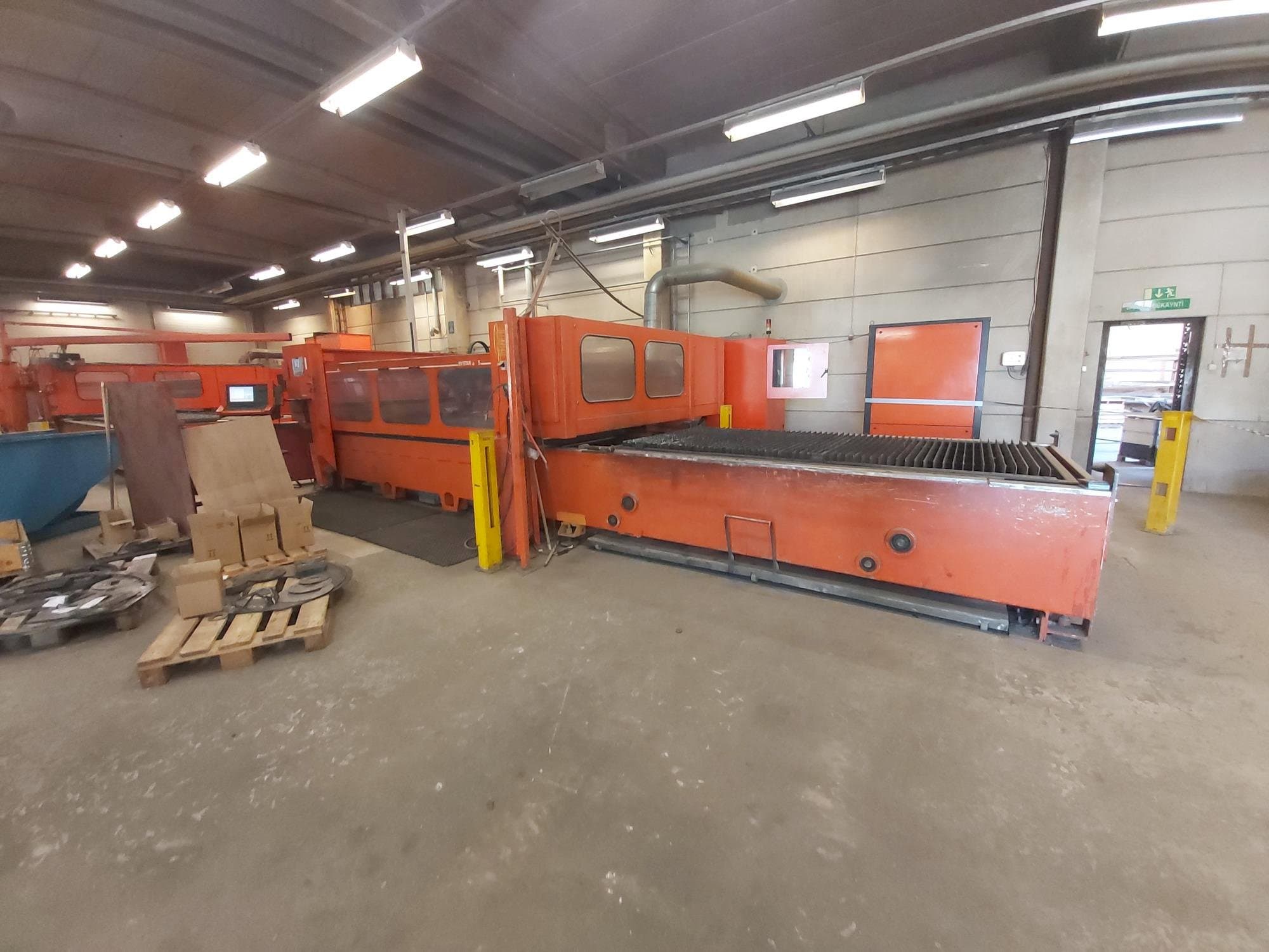Koneen Bystronic BTL 3015 etunäkymä