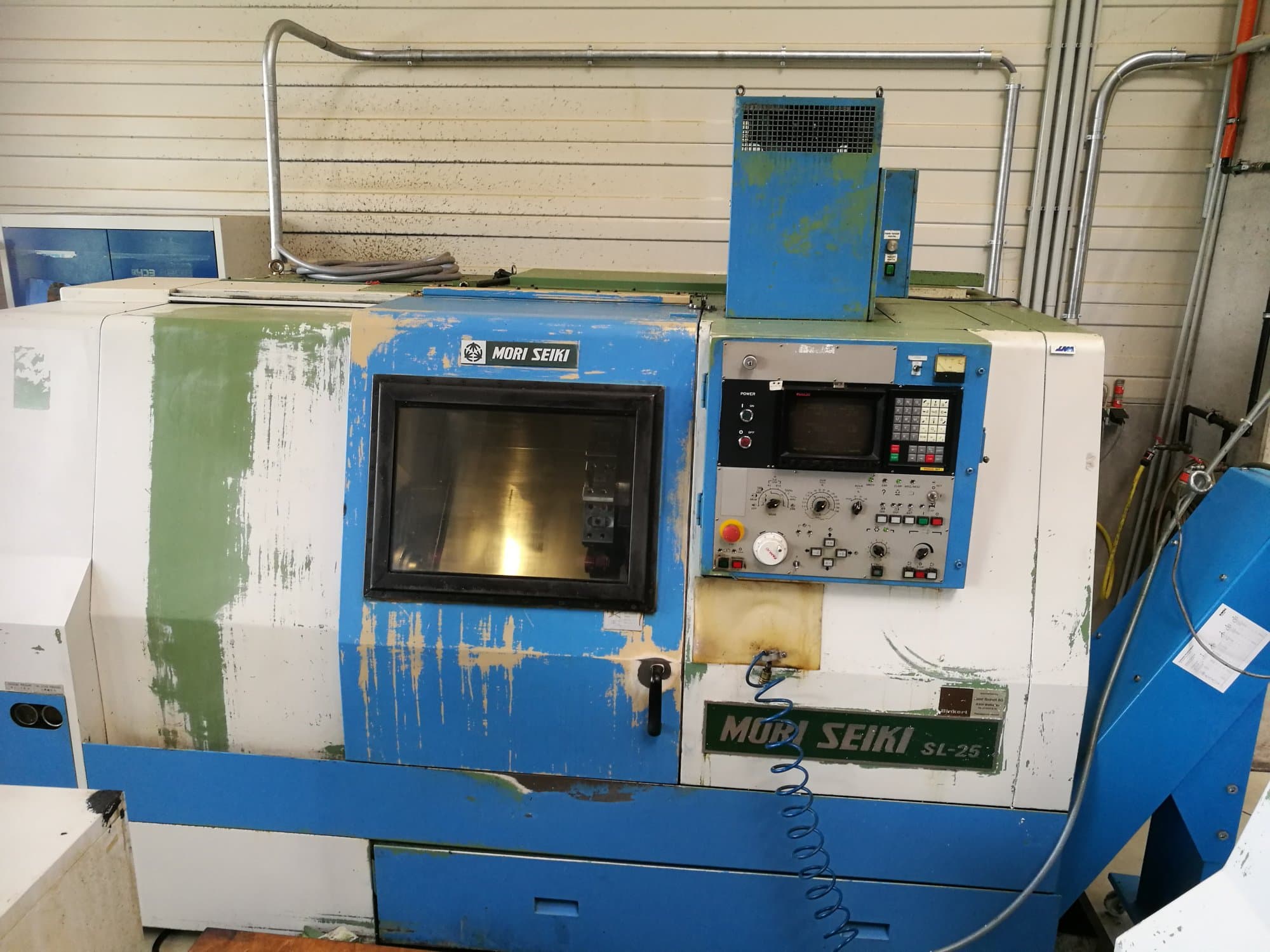 Koneen MORI SEIKI etunäkymä SL-25A/500