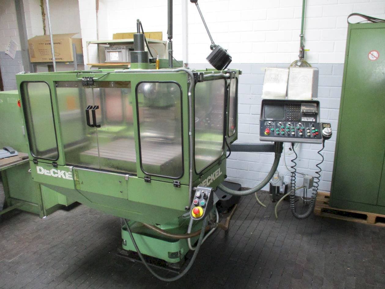 Koneen  DECKEL FP 3NC etunäkymä
