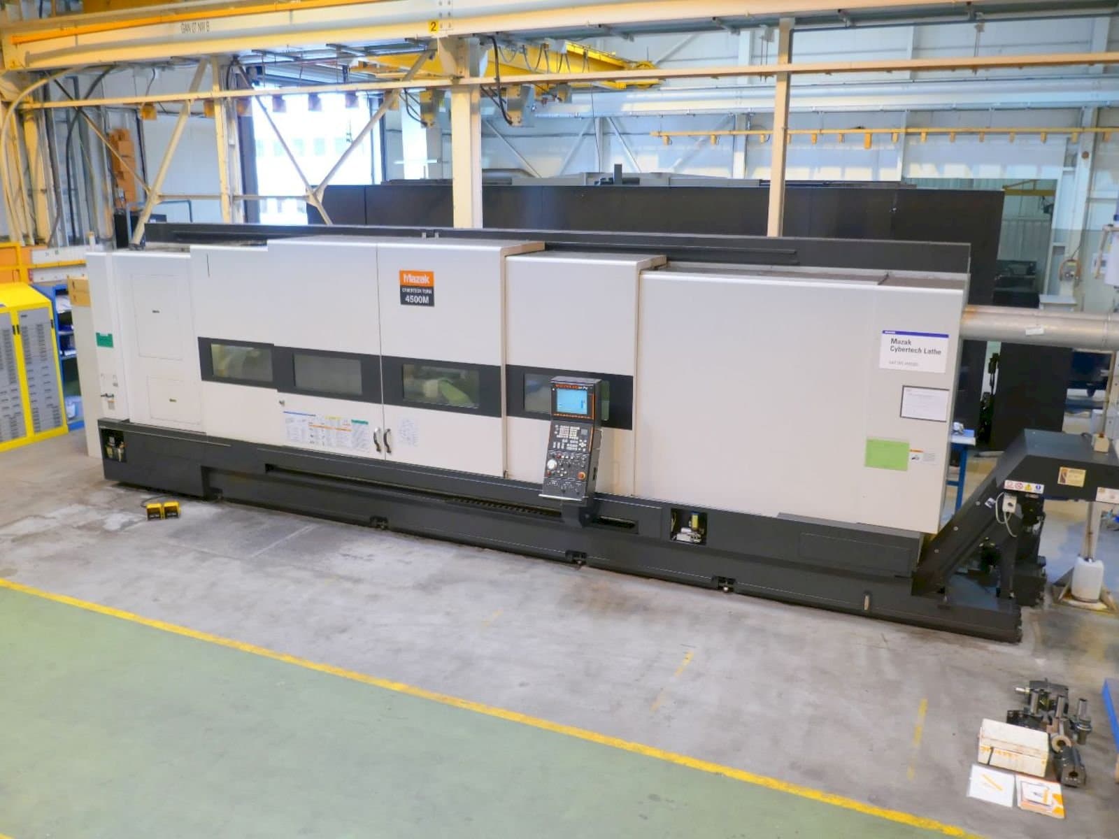 Koneen Mazak CYBERTECH TURN 4500M etunäkymä
