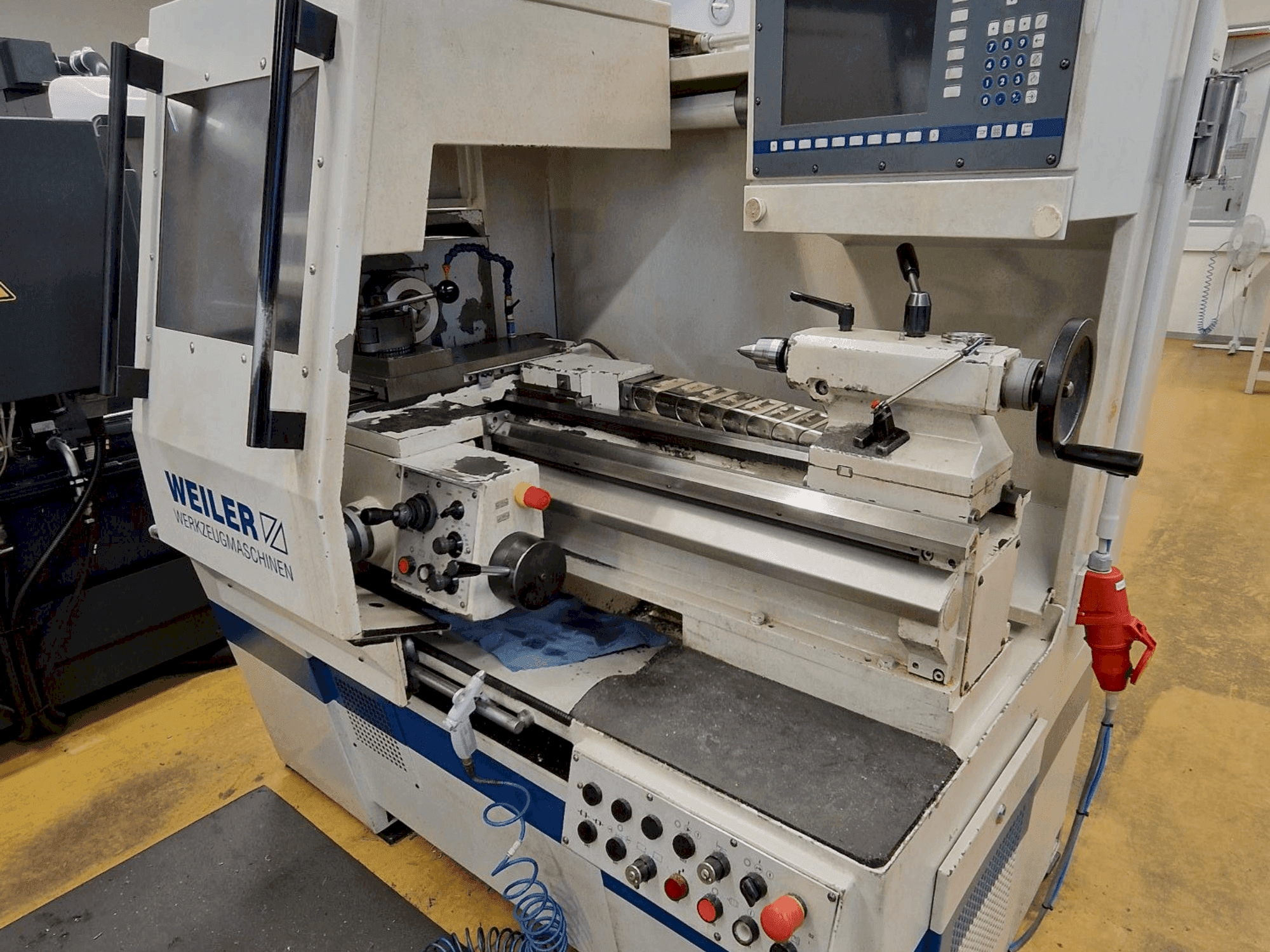 Koneen Weiler E30 etunäkymä