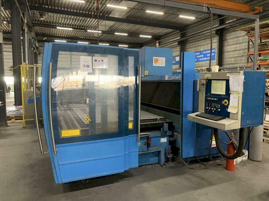 Koneen Prima Power Platino 1530 etunäkymä