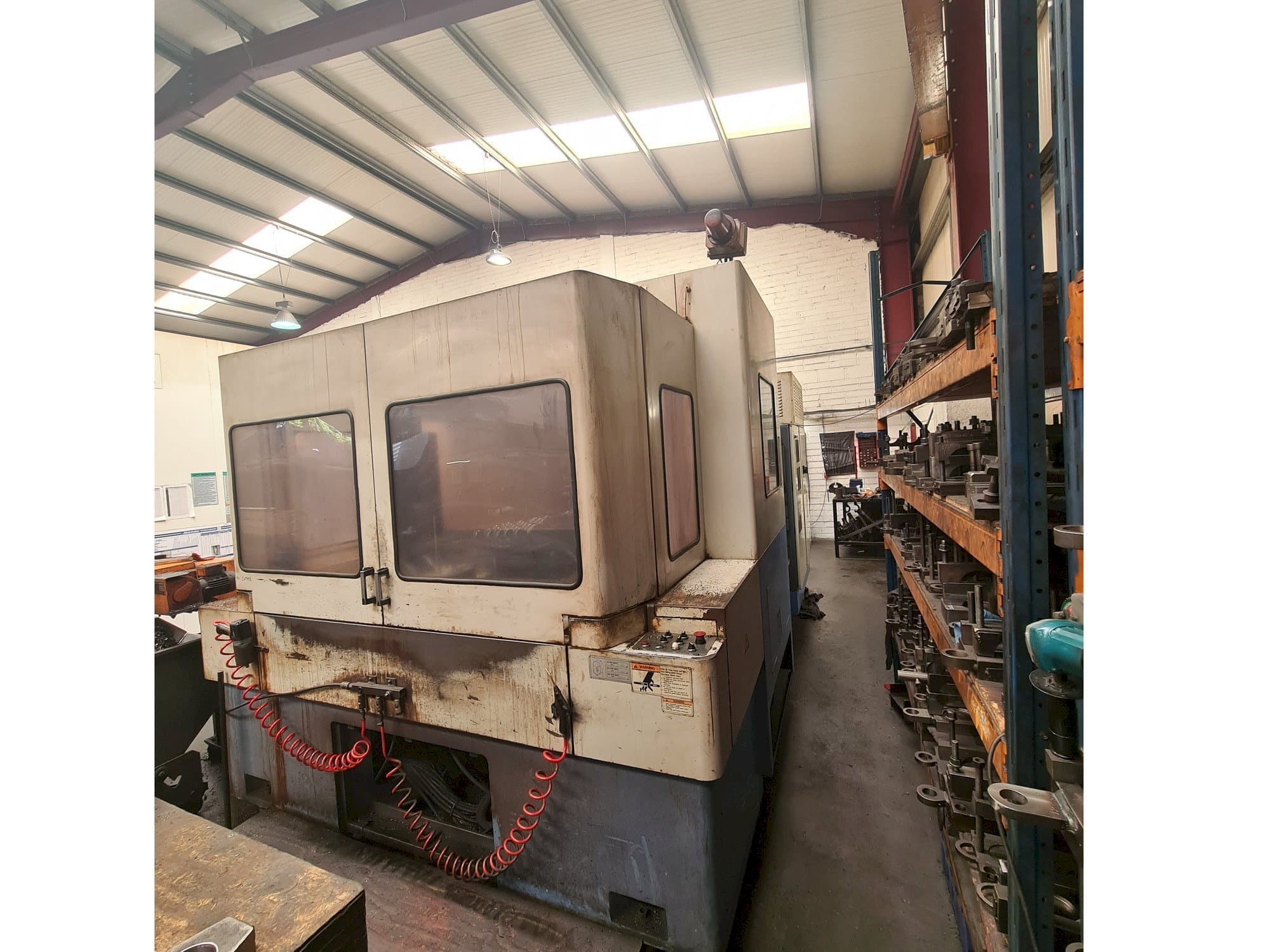 Koneen Mazak H630NX etunäkymä