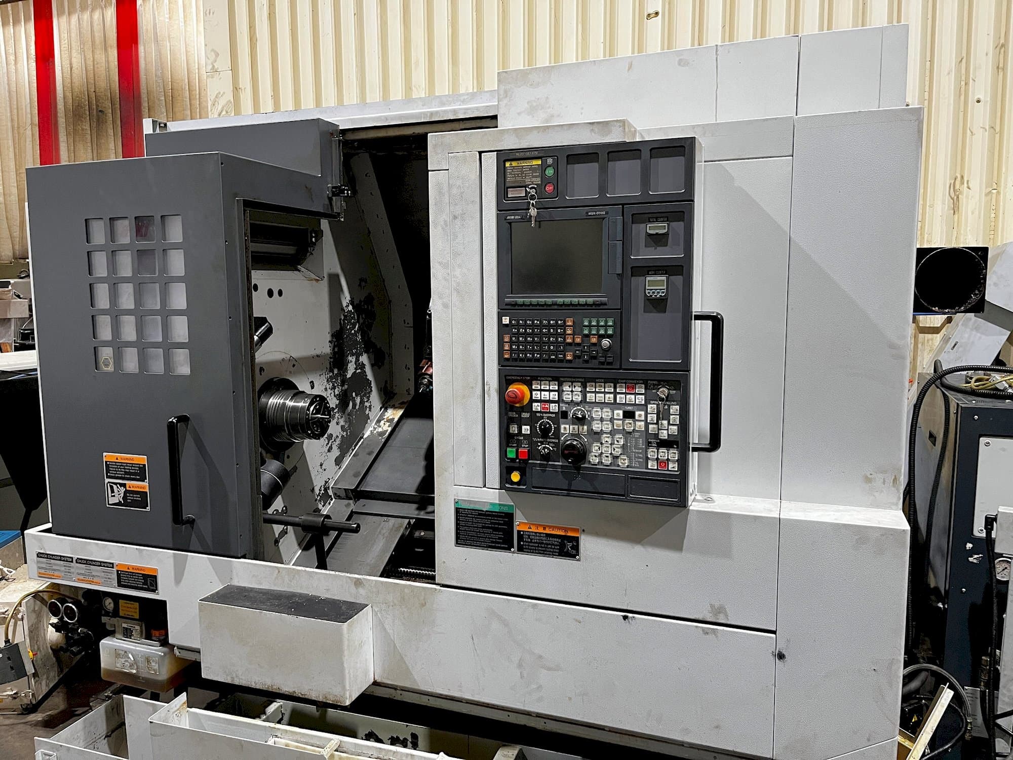 Koneen MORI SEIKI NL 2000SY/500 etunäkymä