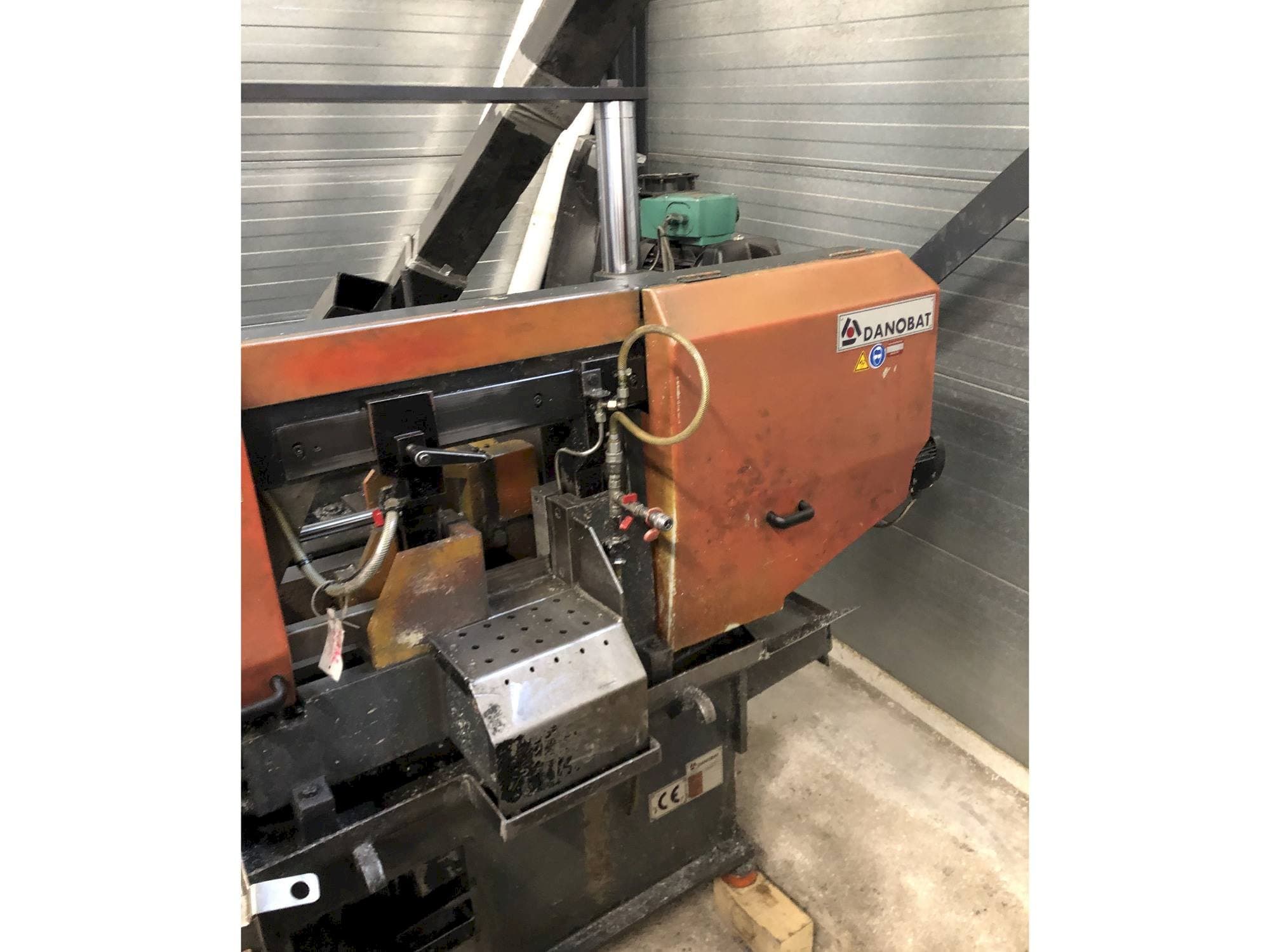 Koneen  DANOBAT CR 260 AF CN etunäkymä